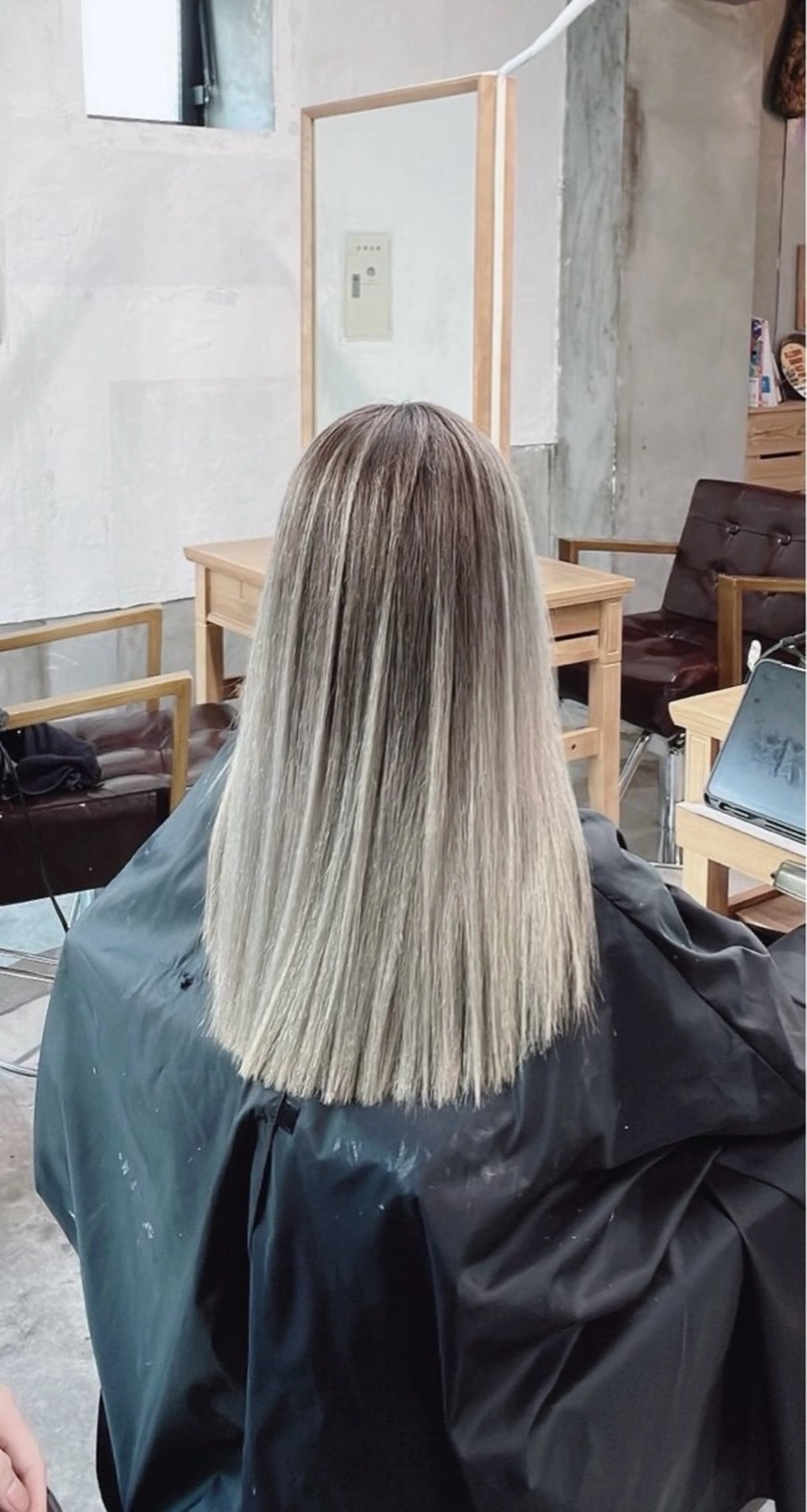 セミロング カラー バレイヤージュ レイヤーカット ヘアカラー トリートメント ROBIN所属・指名数No.1 /NAOYAのヘアスタイル