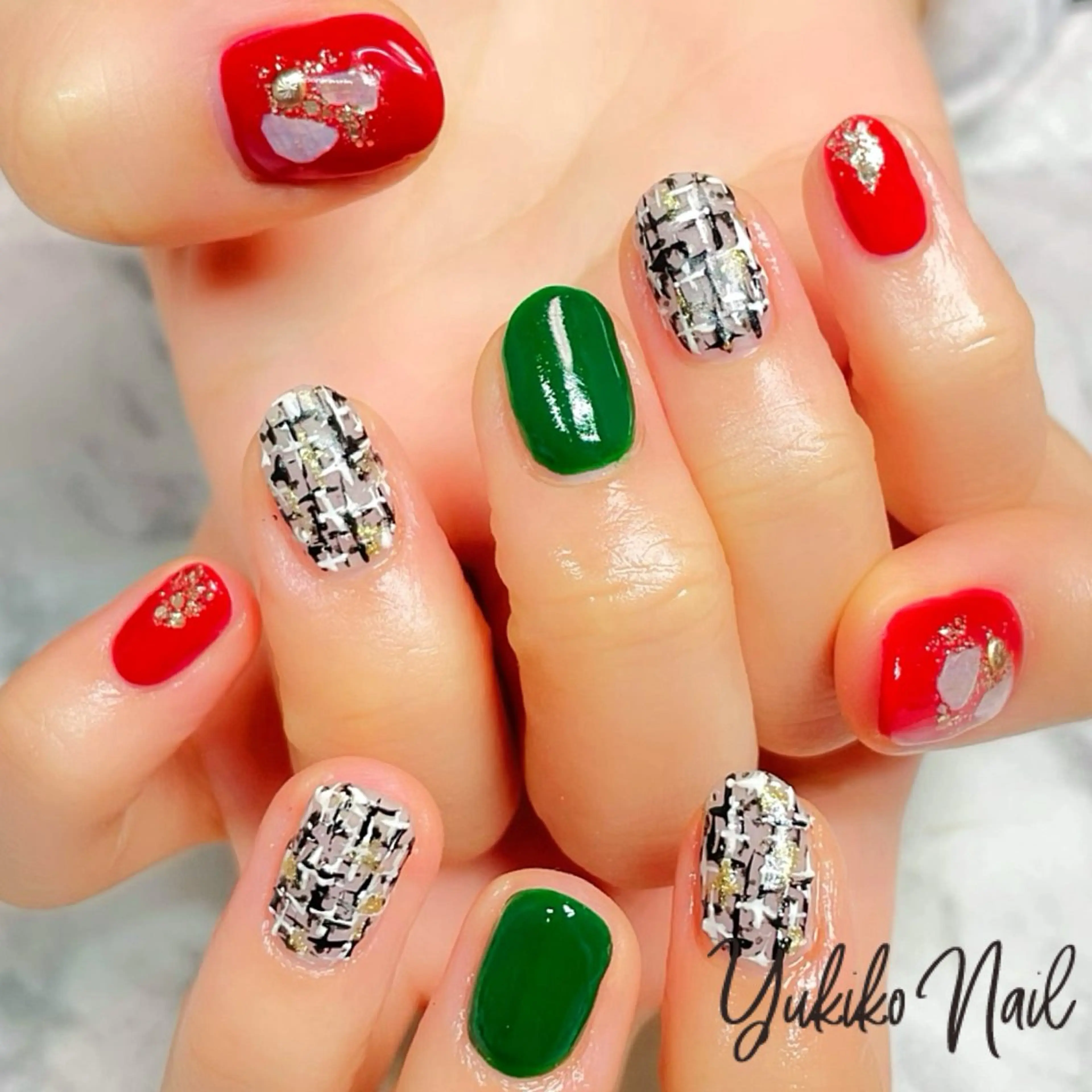 ネイル グリーン 赤色 ツイードネイル 冬ネイル クリスマス ユキコ ネイルのネイルデザイン