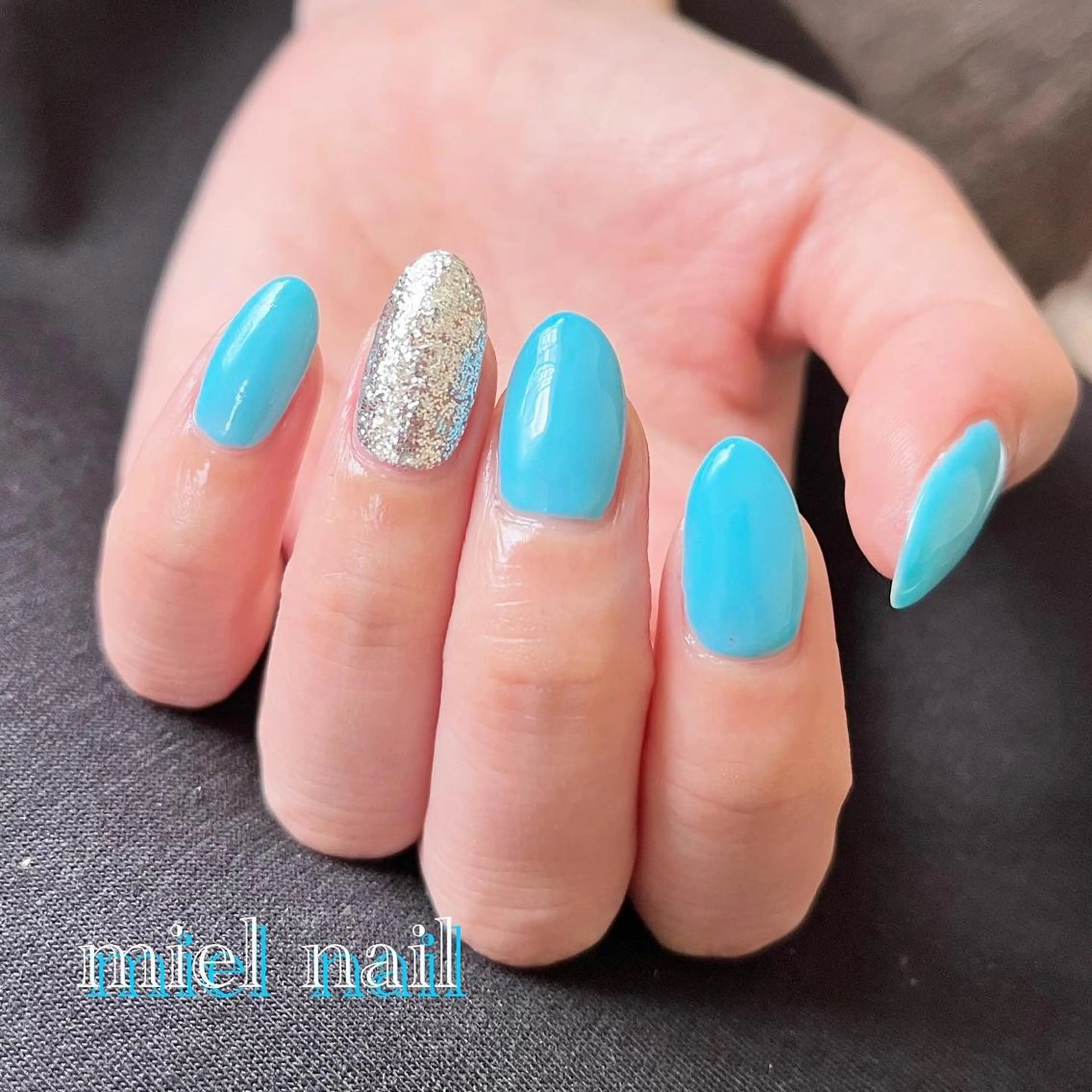 ネイル ブルー ワンカラーネイル 夏ネイル miel nailのネイルデザイン