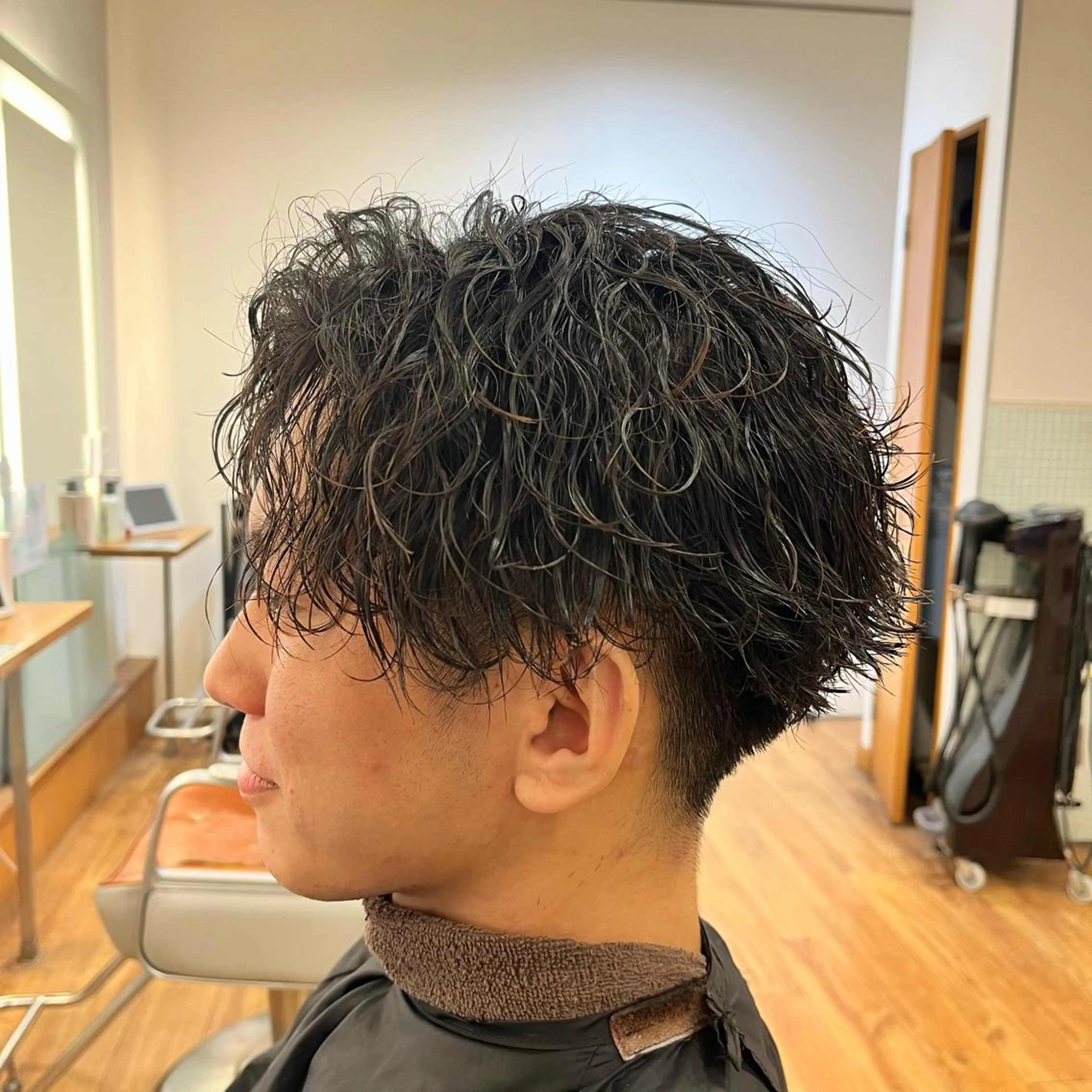ショート カラー パーマ ヘアアレンジ メンズ メンズパーマ 波巻きパーマ カット パーマ メンズ特化 美容師かずまのヘアスタイル