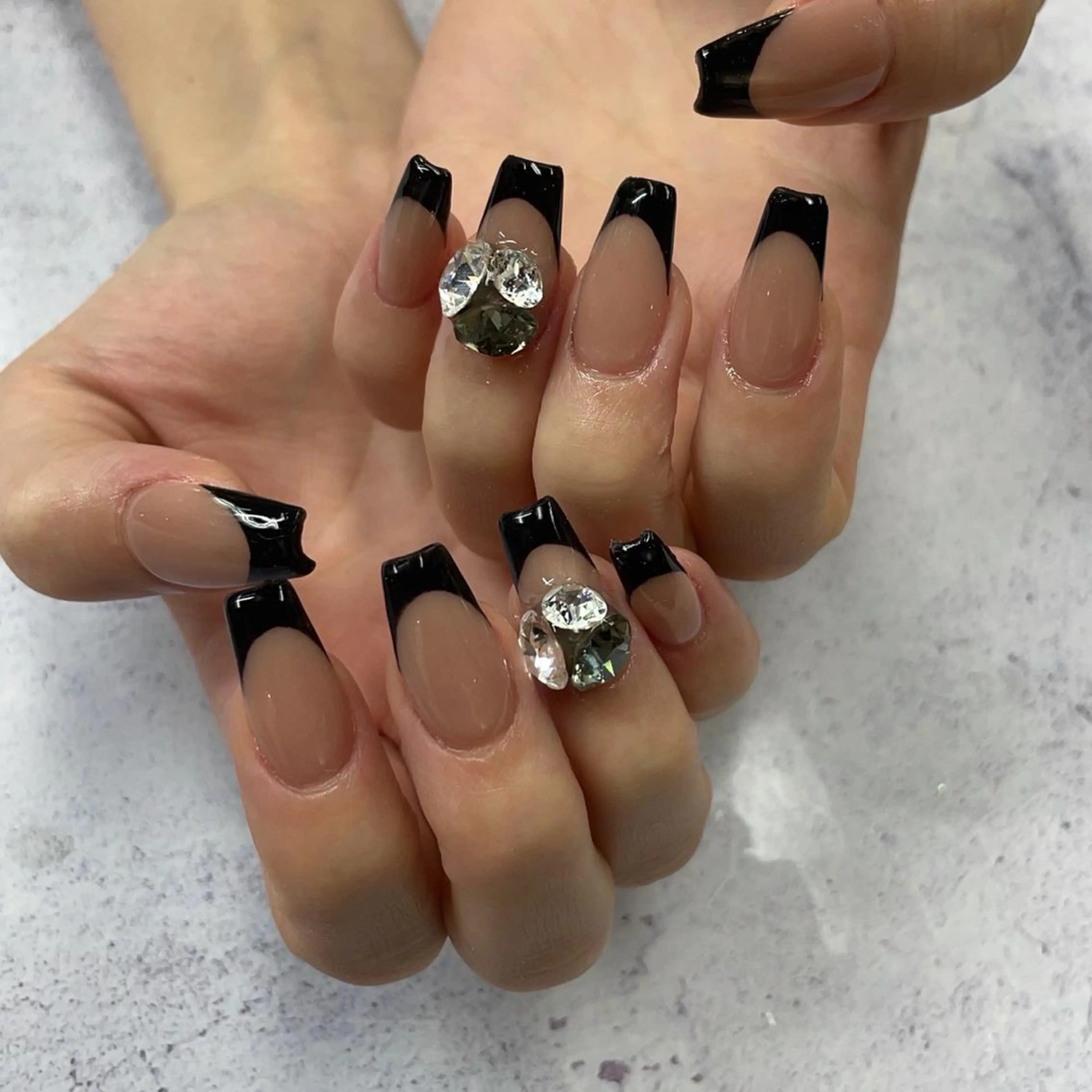 ネイル nailstudio eviz新宿店のネイルデザイン