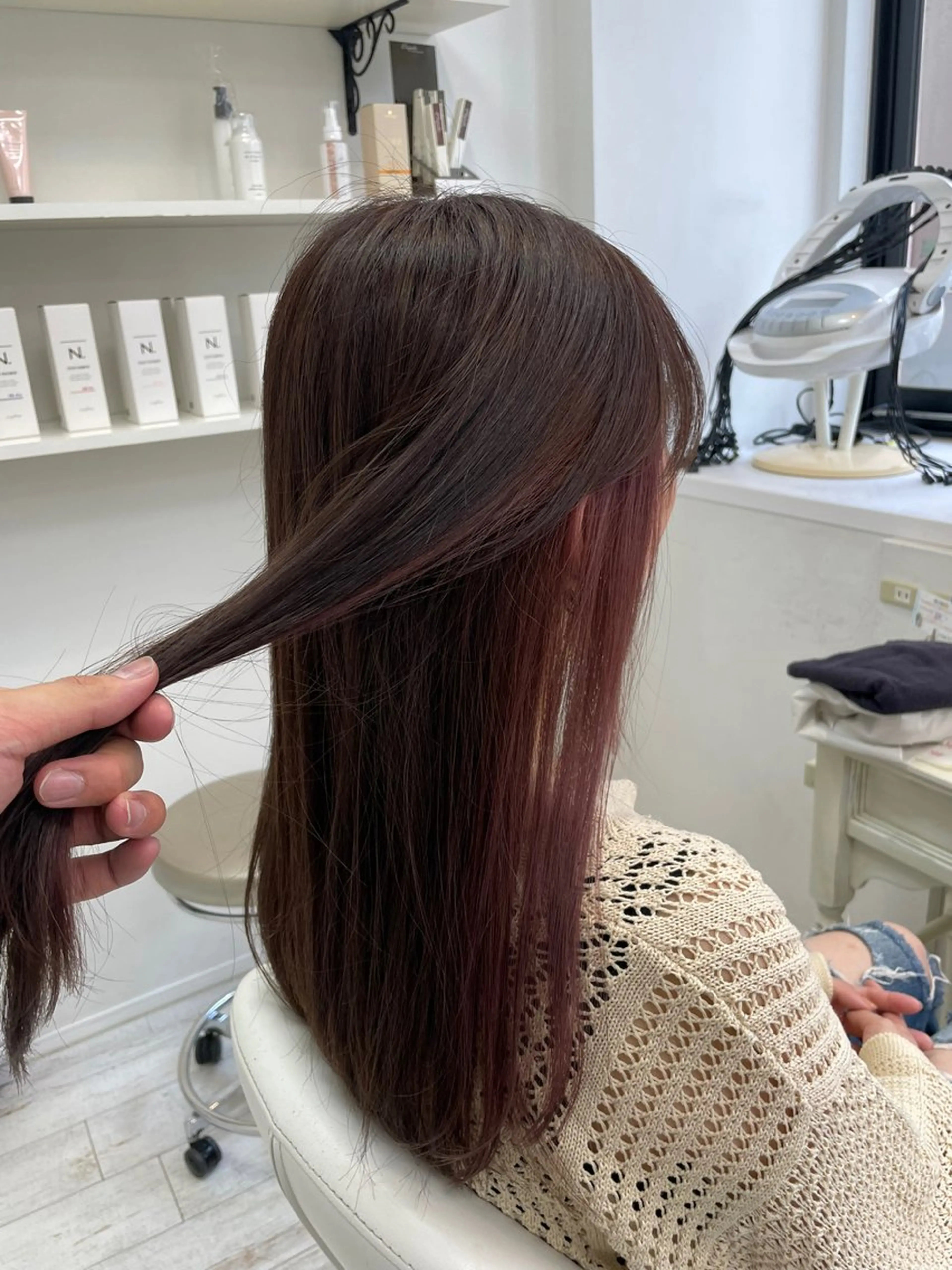 セミロング カット ヘアカラー 新籾 尚哉のヘアスタイル