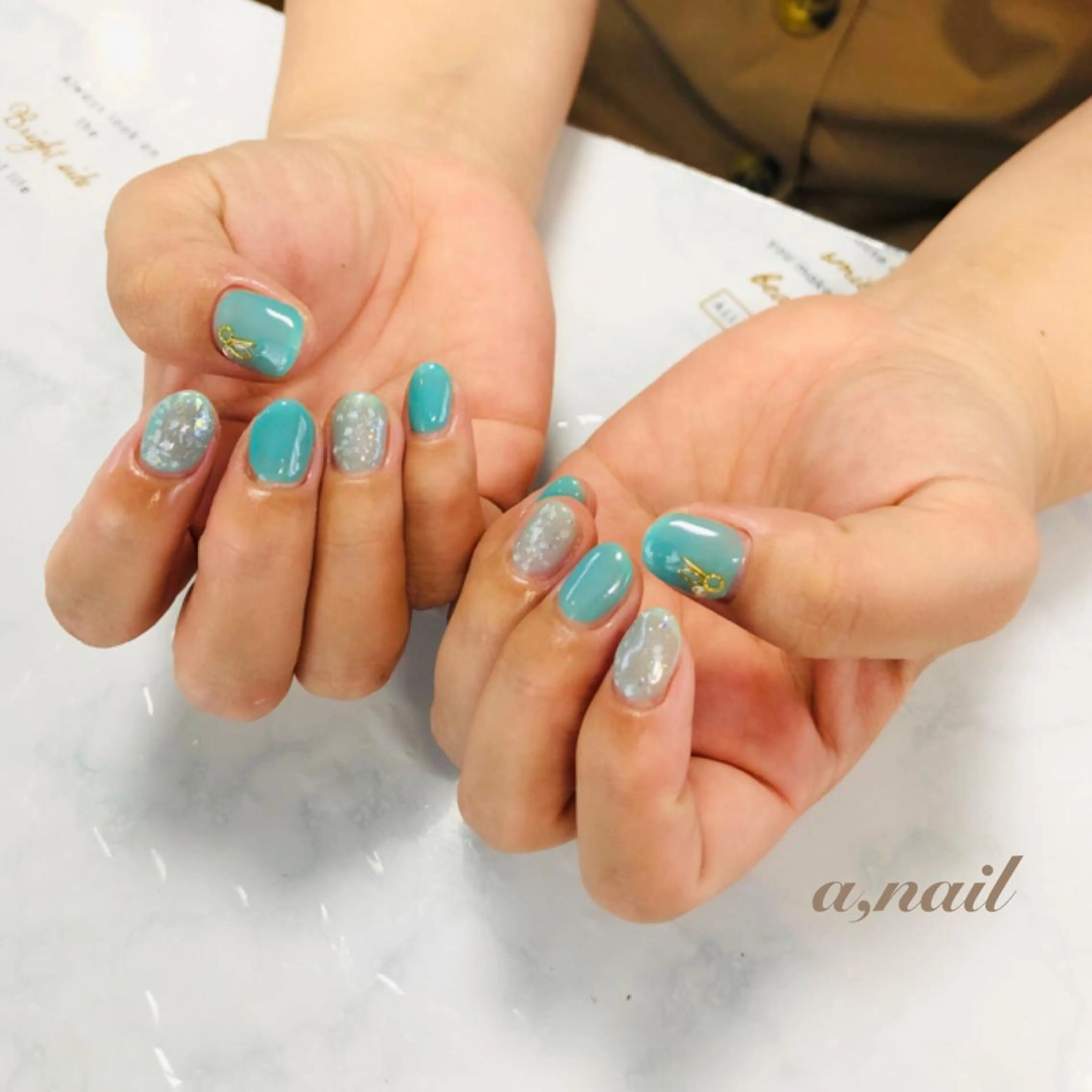 ネイル フットネイル ジェルネイル グラデーション ラメ(グリッター) ラメグラデーション ハンドネイル ネイルサロン エーネイルのネイルデザイン