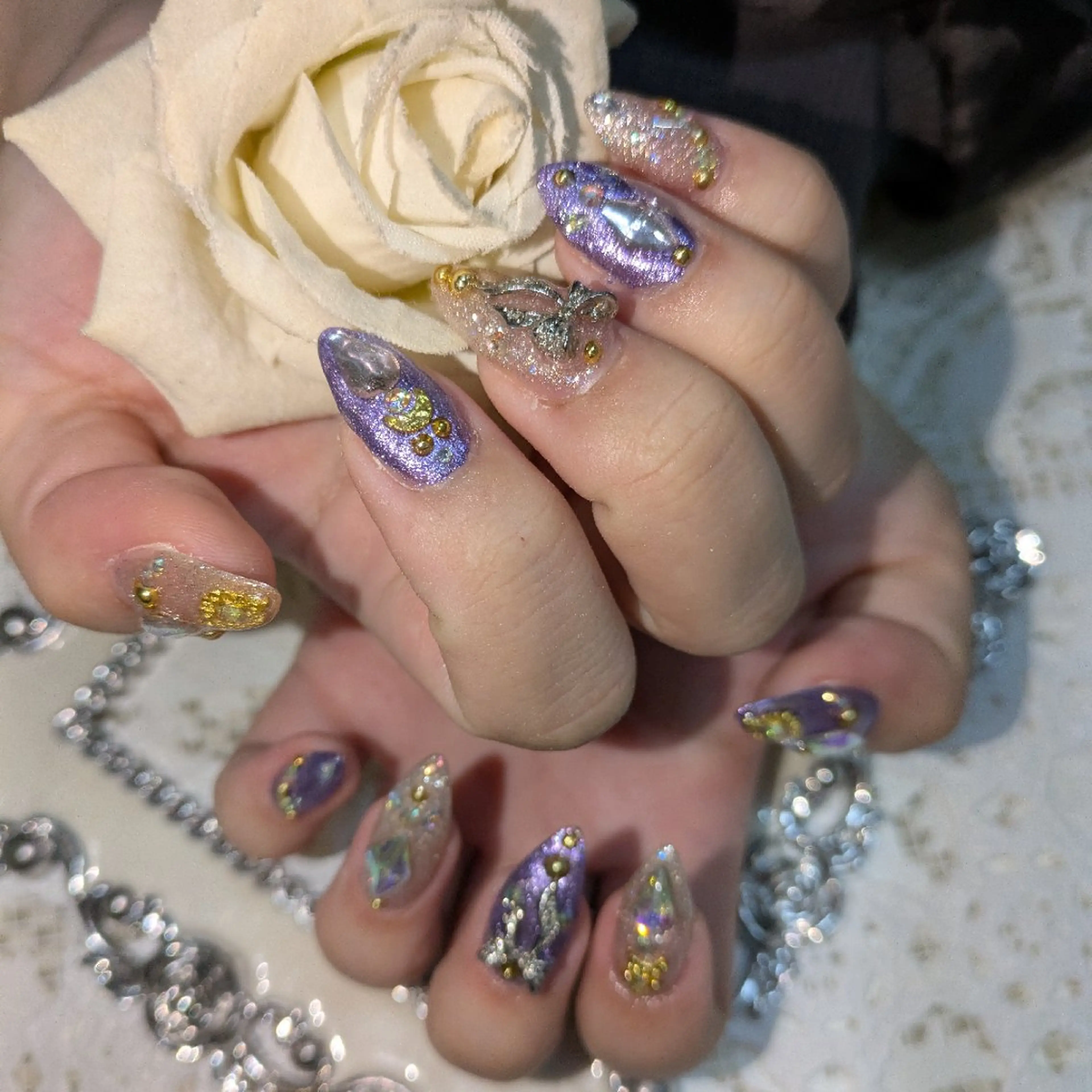 ネイル エステとネイル ローズコンフォートのネイルデザイン