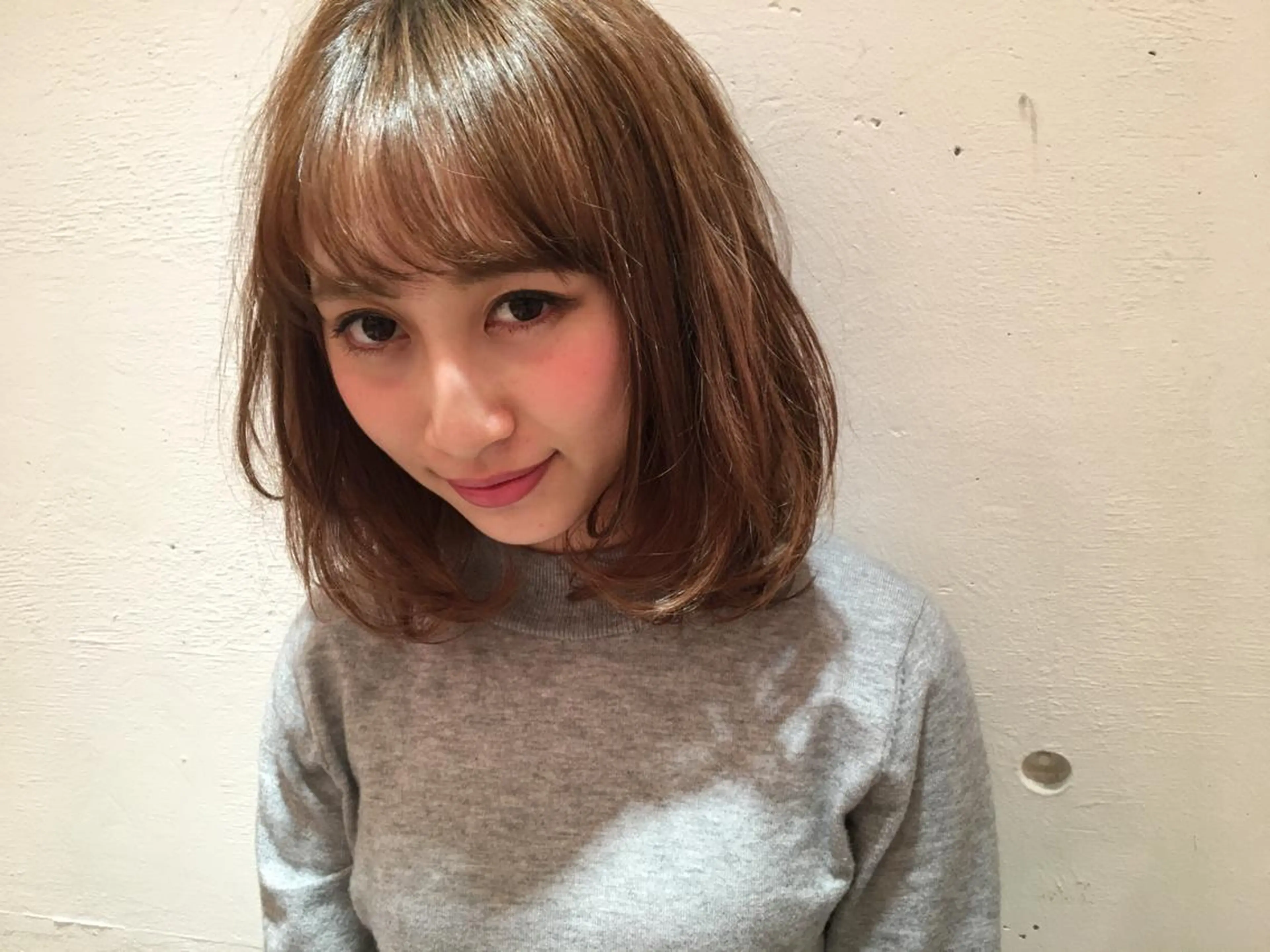 ミディアム カラー THE DAY所属・AKI HASHIMOTOのヘアスタイル