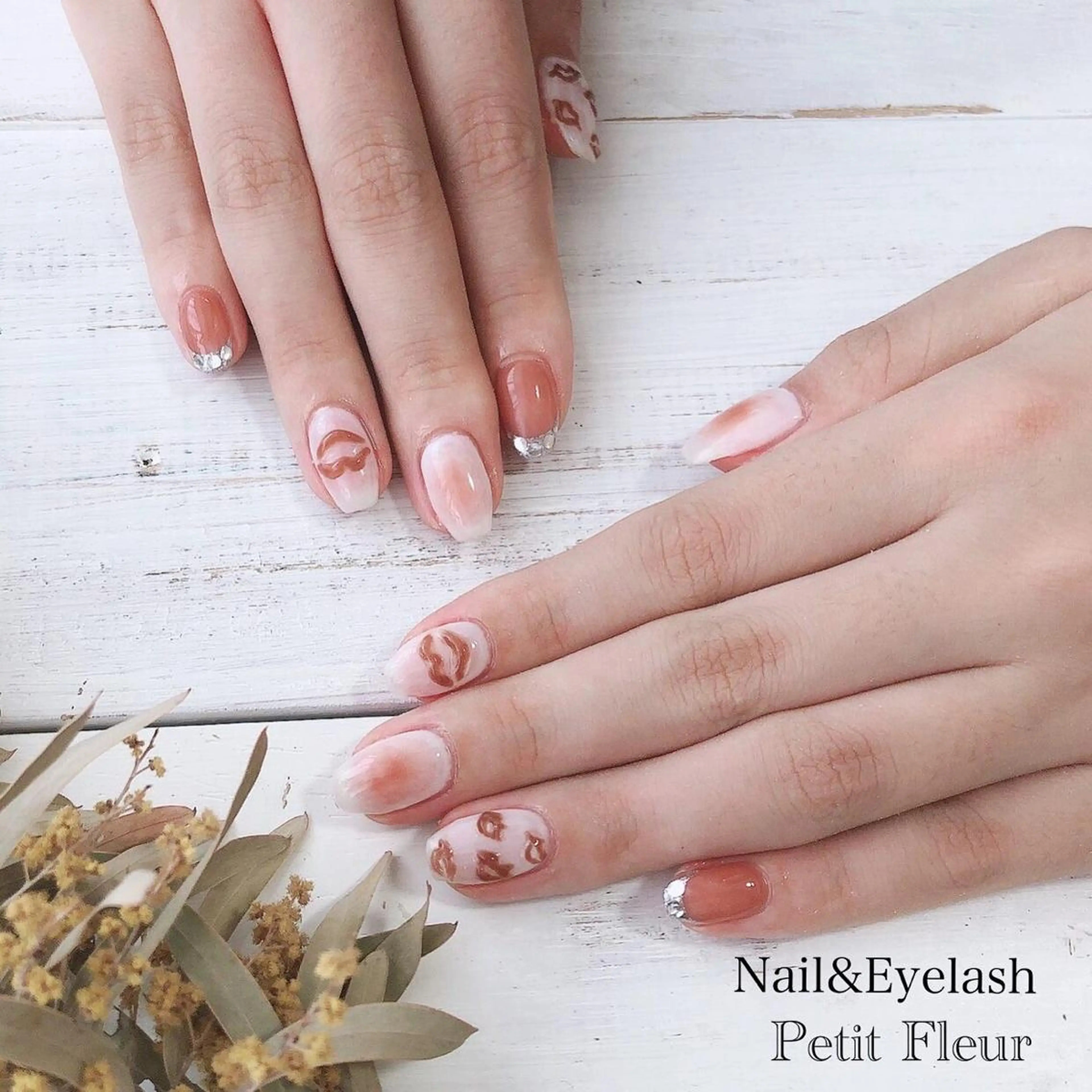 ネイル Petit Fleur所属・青柳 亜梨奈のマツエク・マツパデザイン