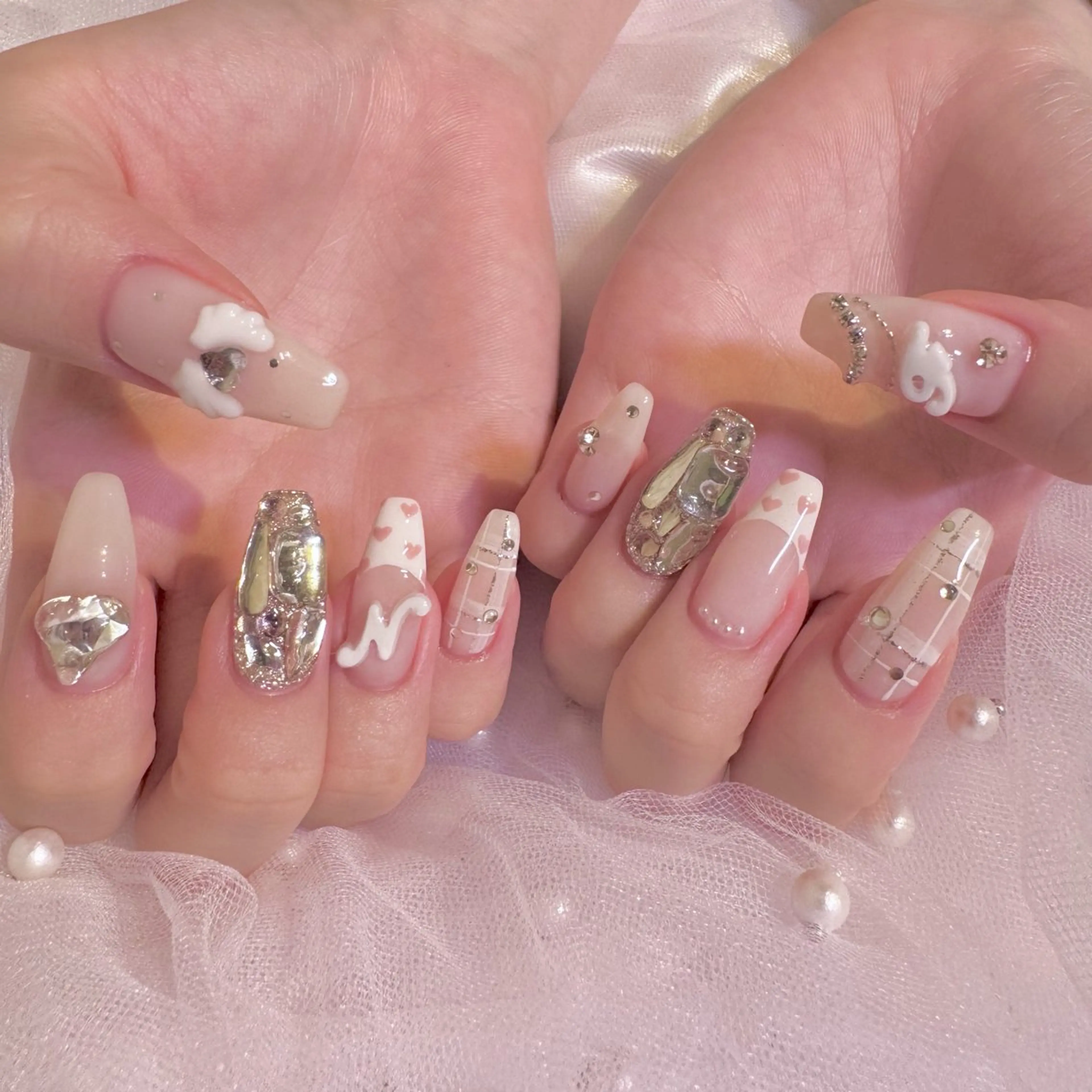 ネイル ガーリー ハンドネイル nail salon e'mu💐のネイルデザイン