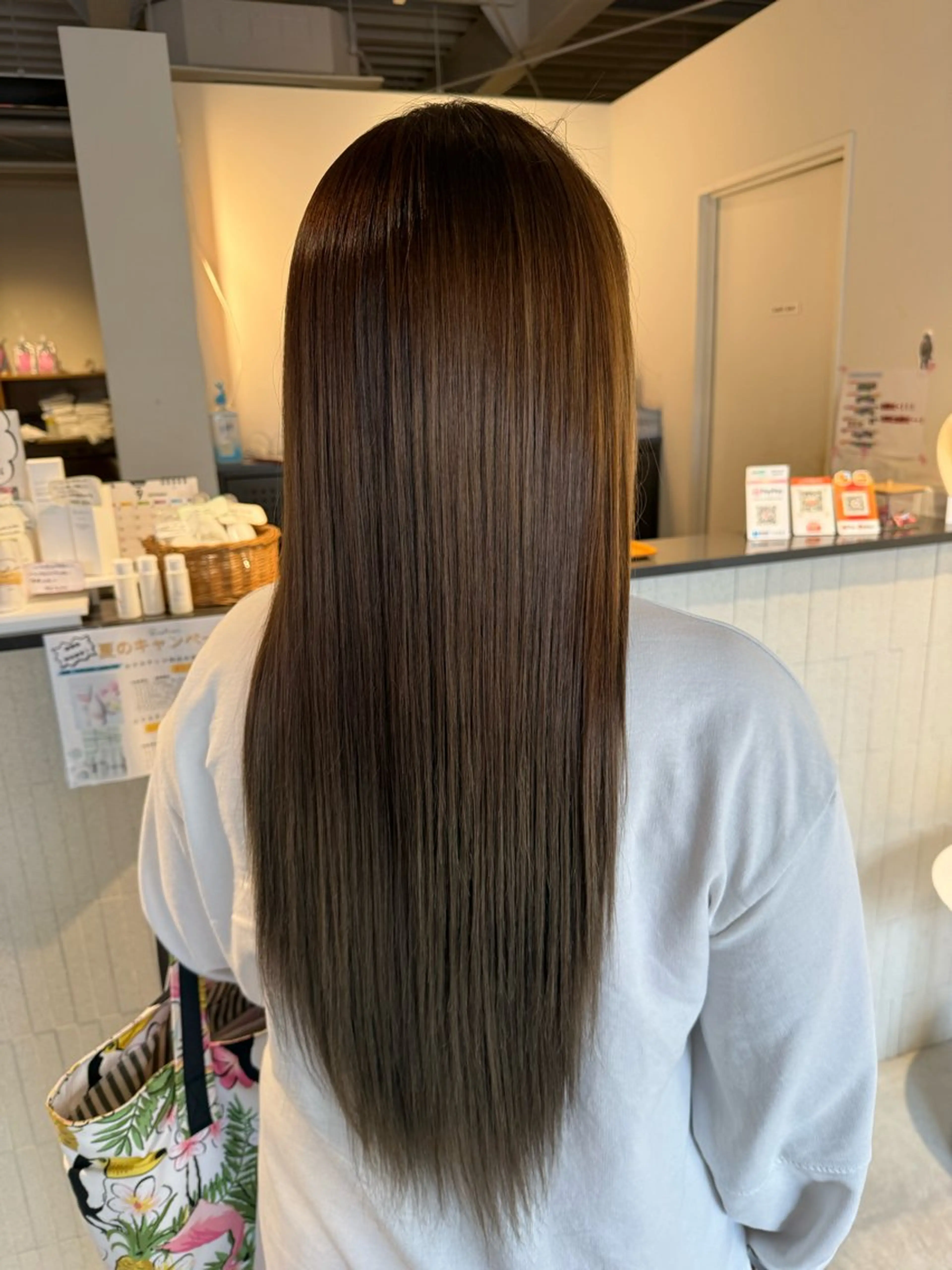 ロング ヘアカラー トリートメント 井手上 陽菜のヘアスタイル