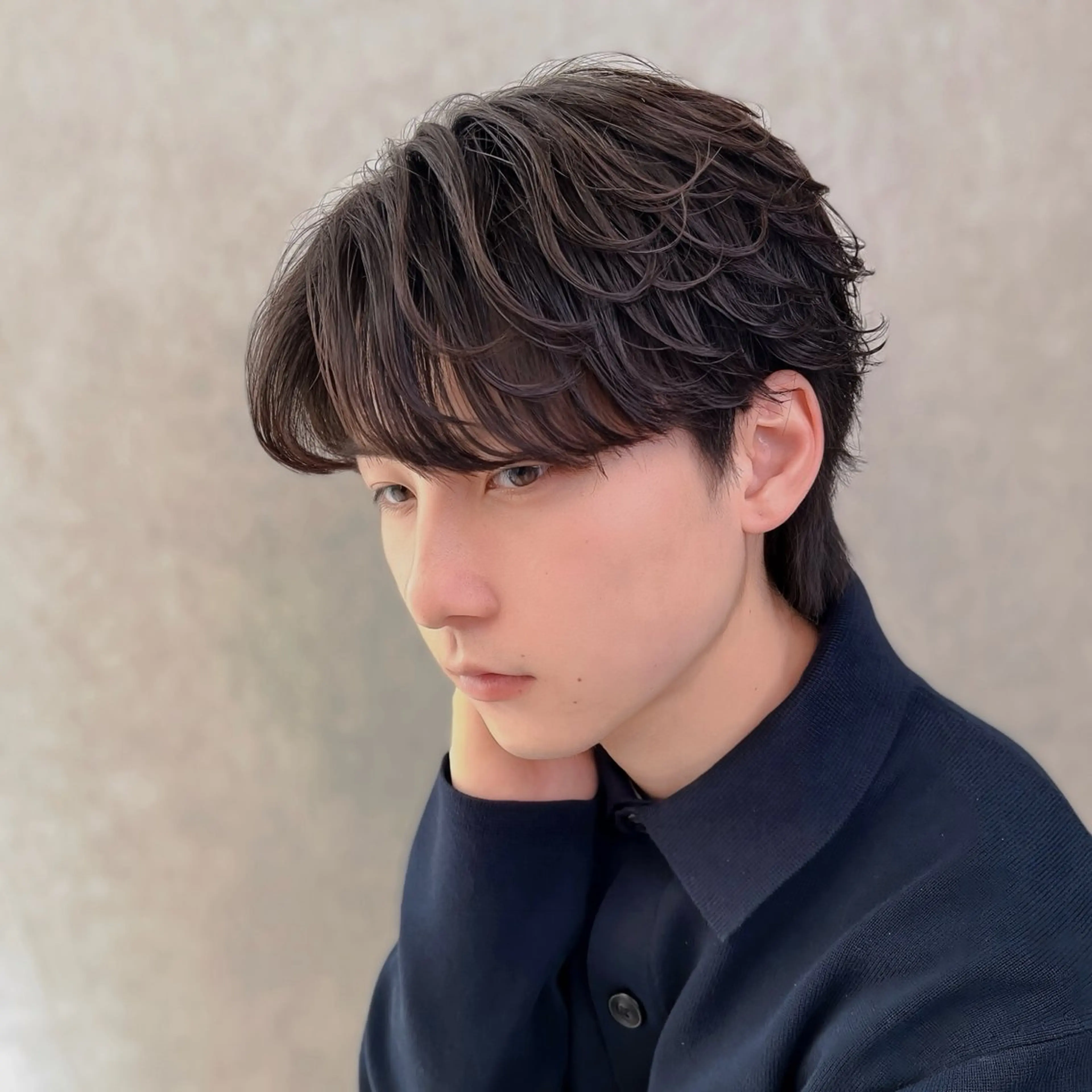 ショート メンズ ショートヘア フェザー/ゆるふわ パーマ/鐘ヶ江 航青のヘアスタイル
