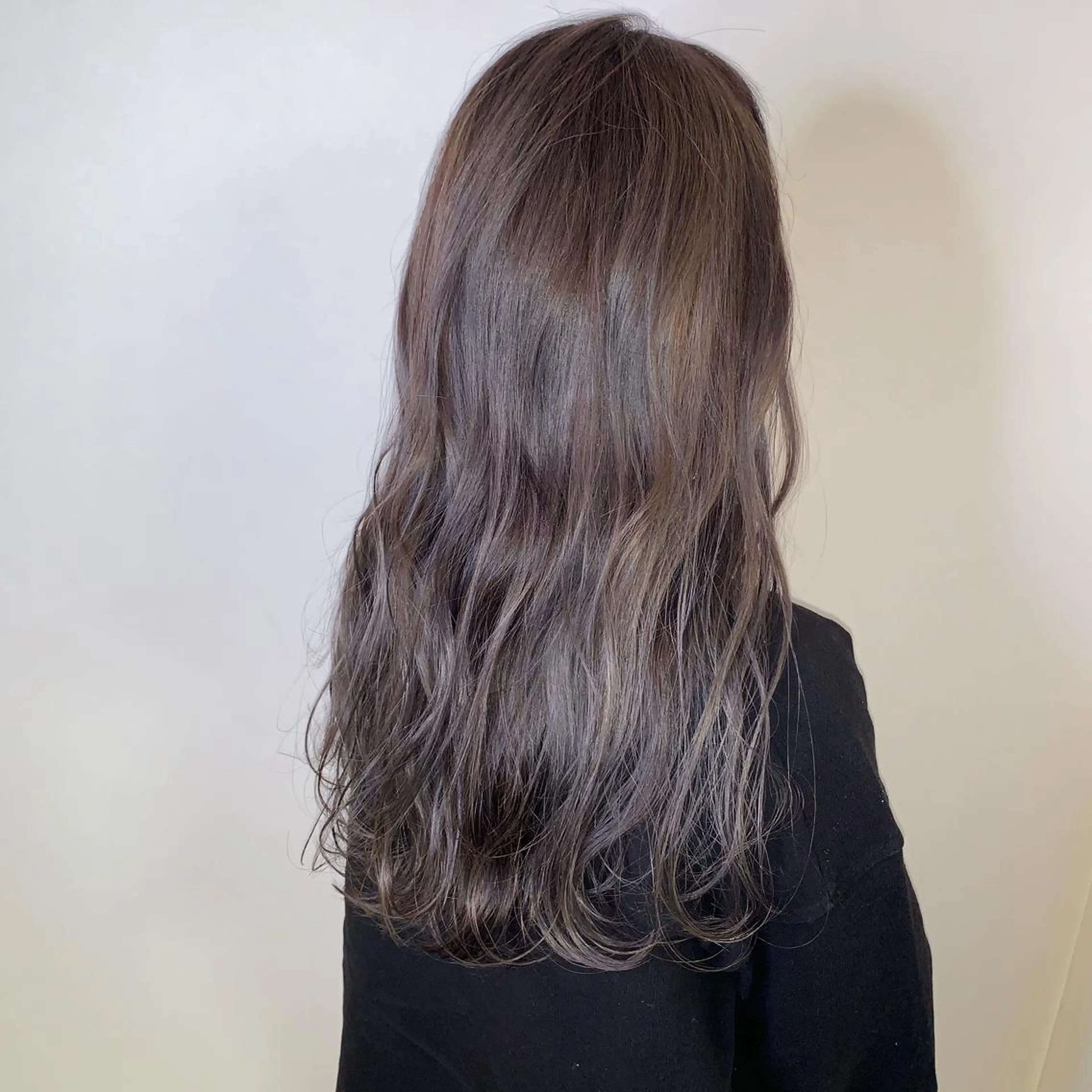 セミロング カラー ブリーチ エドルカラー 中島 直哉のヘアスタイル