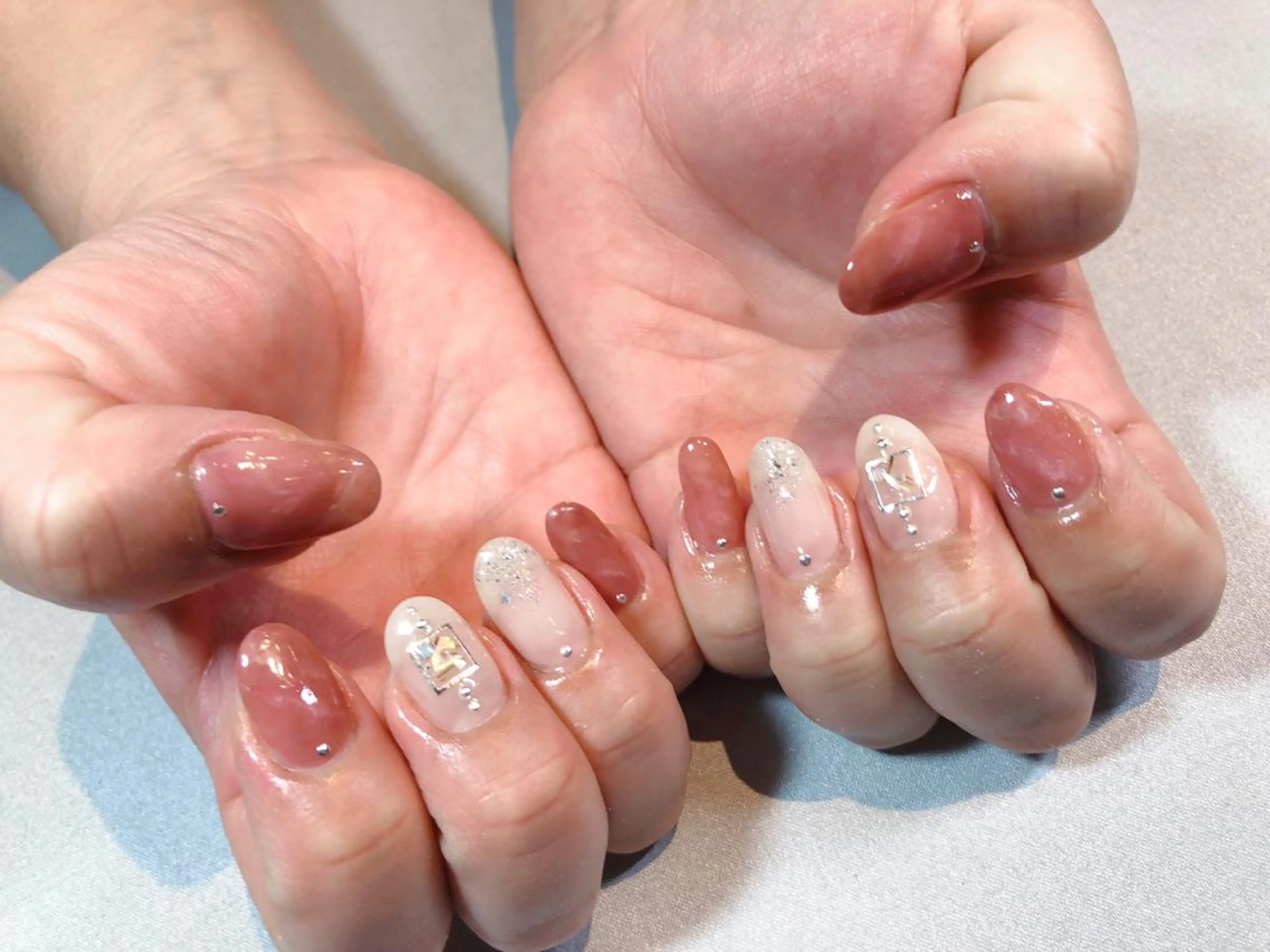 ネイル iiloo aromaworksのネイルデザイン