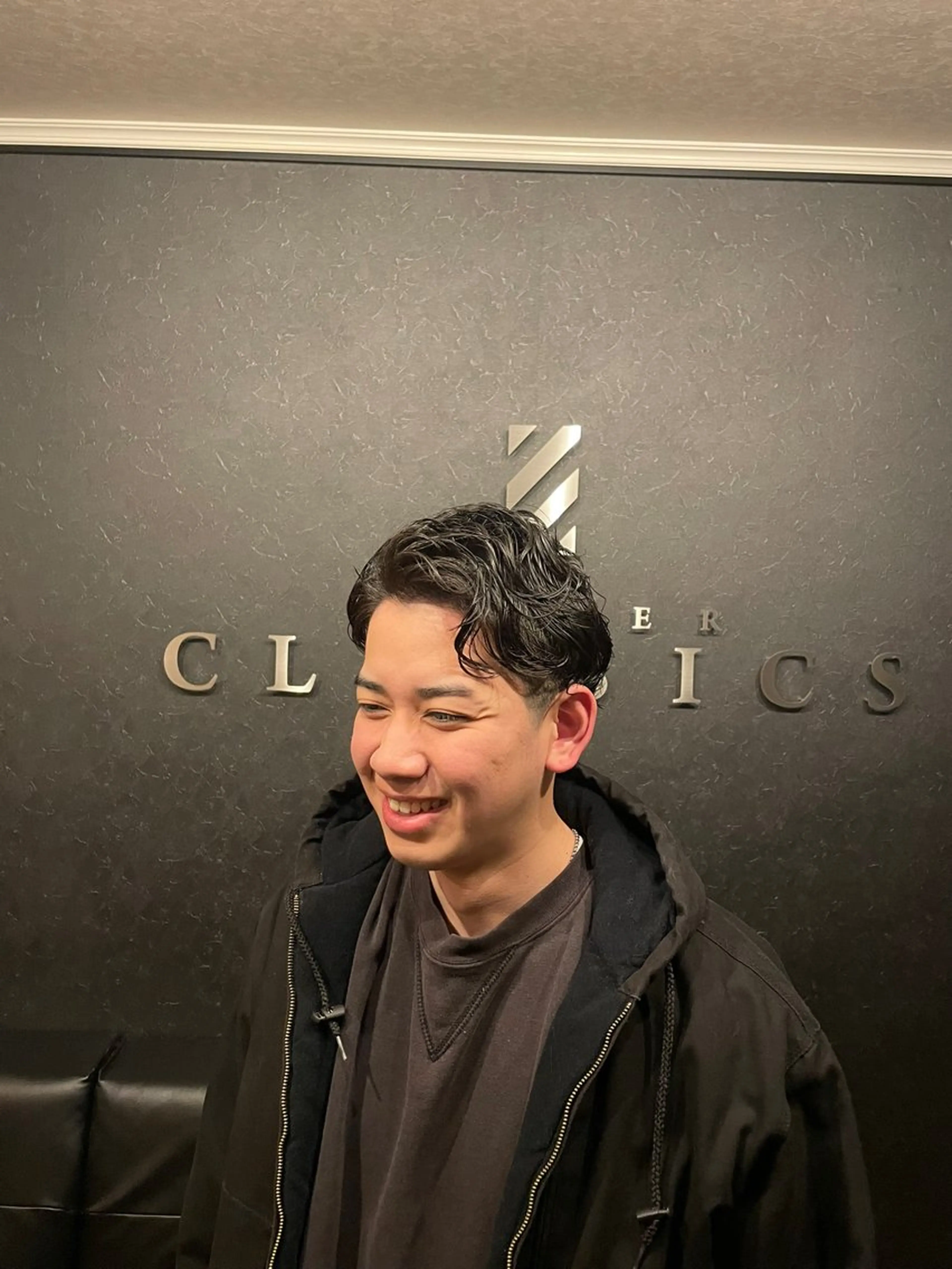 ショート BARBER CLASSICSのヘアスタイル