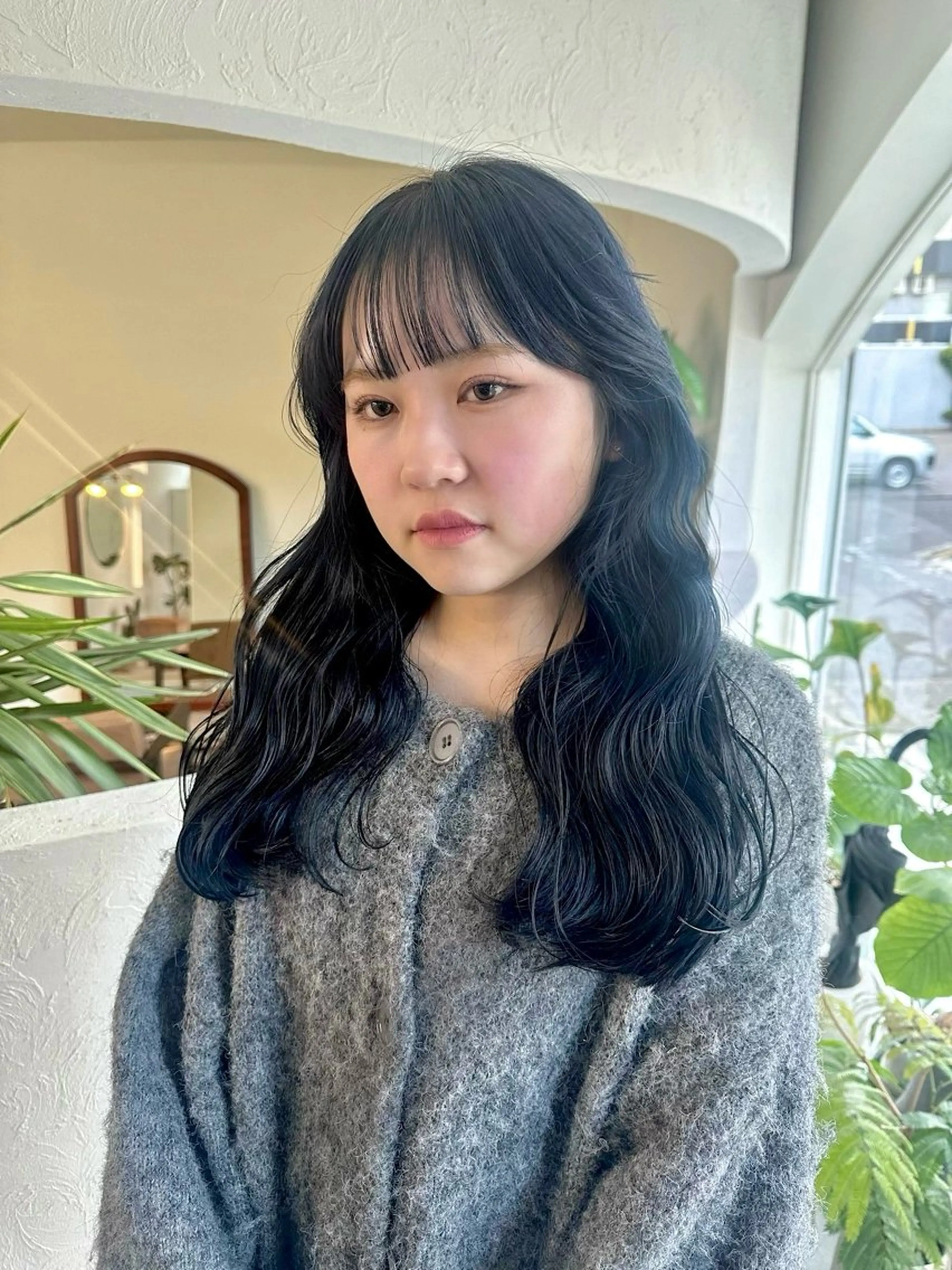 ロング カラー 黒髪 ブリーチ ブルーカラー ブルーブラック ヘアカラー トリートメント karen 🌷名古屋、名駅のヘアスタイル