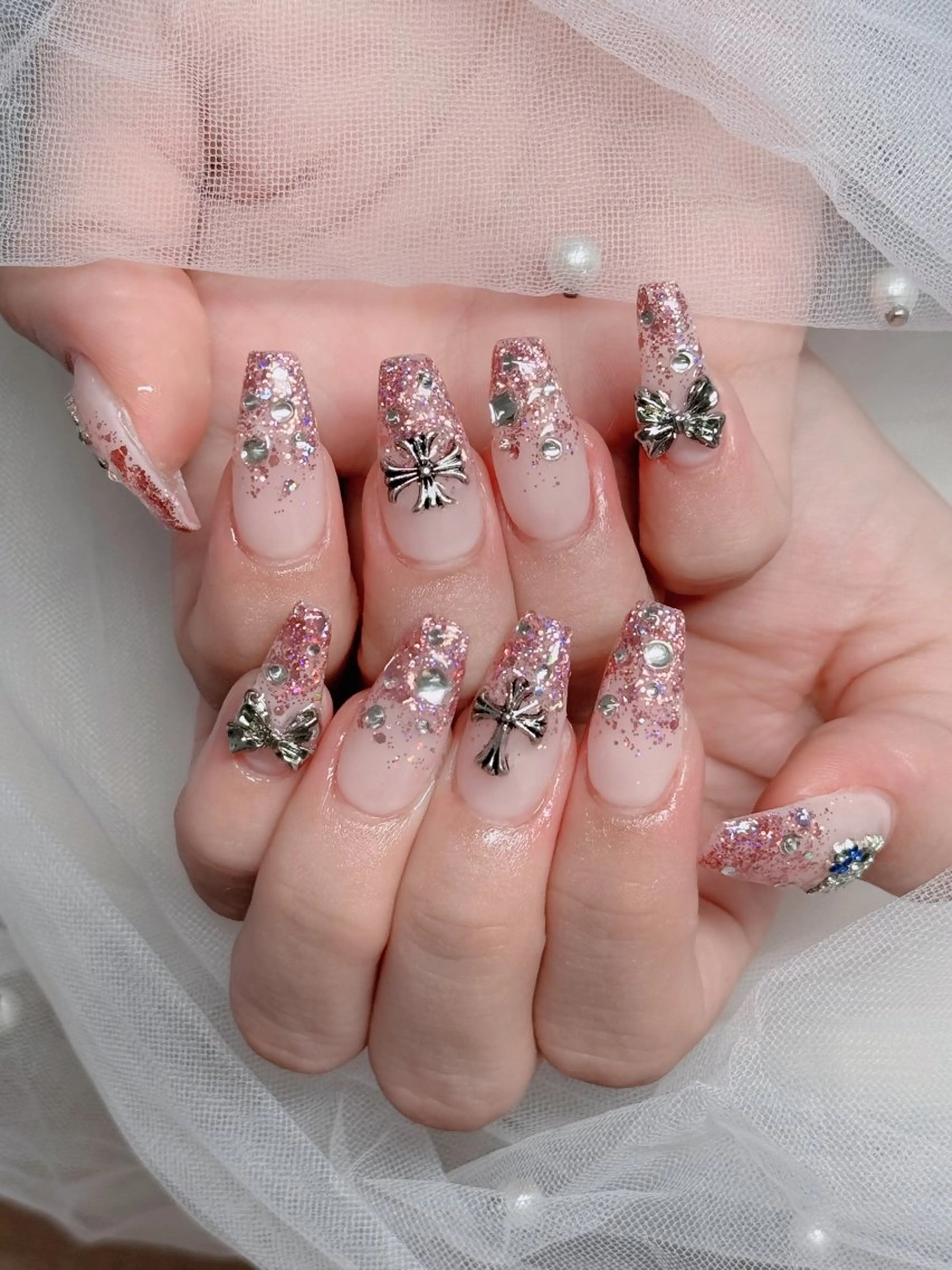 ネイル オーロラネイル フレンチネイル ジェルネイル ハロウィン キラキラネイル H.baby Nail Salonのネイルデザイン