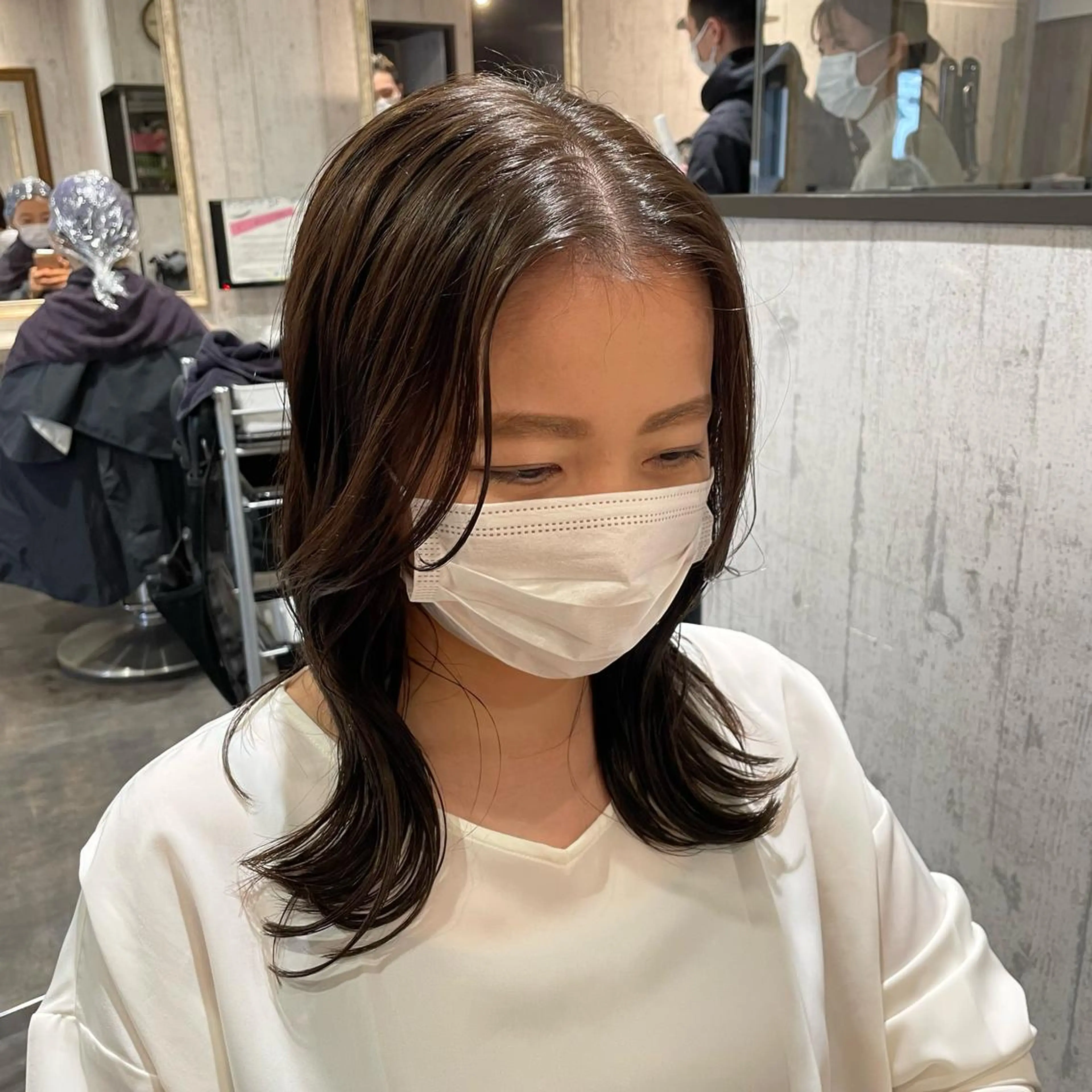 セミロング カラー くびれヘア 韓国風ヘア ヘアカラー トリートメント Wataru 髪質改善カラー💎のヘアスタイル