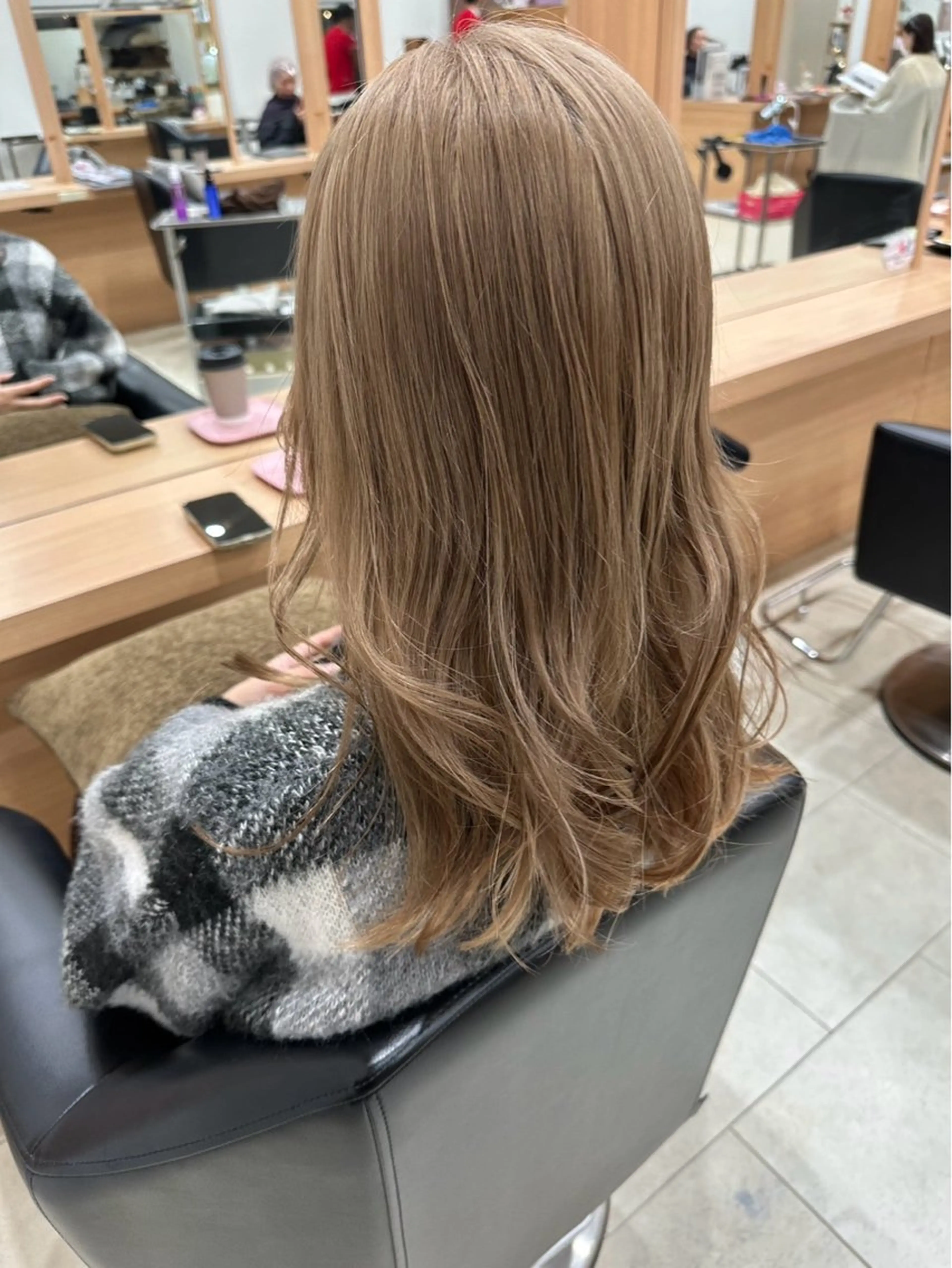 ロング ヘアカラー 垣村 艶樹のヘアスタイル