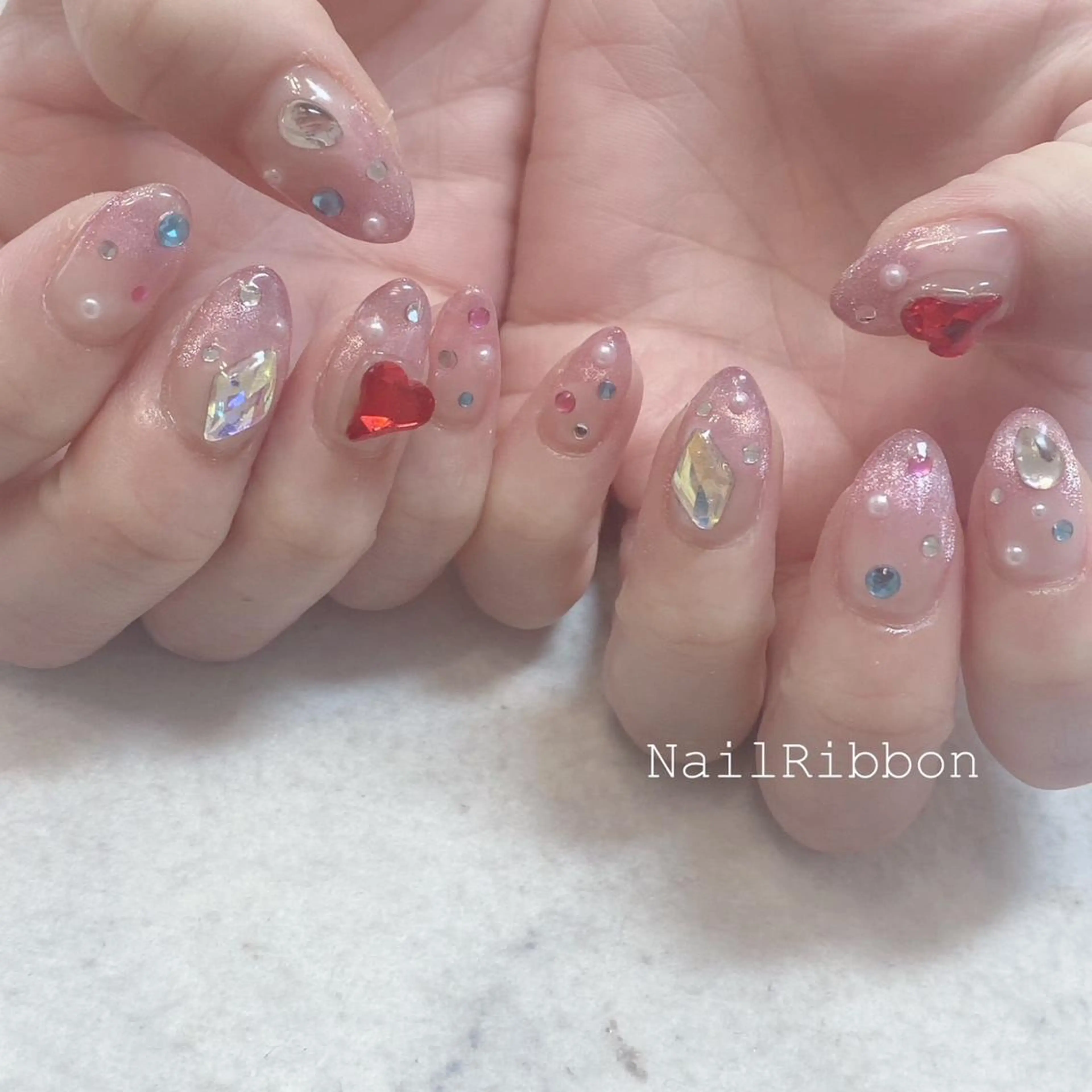 ネイル ネイルリボン 受付スタッフのネイルデザイン