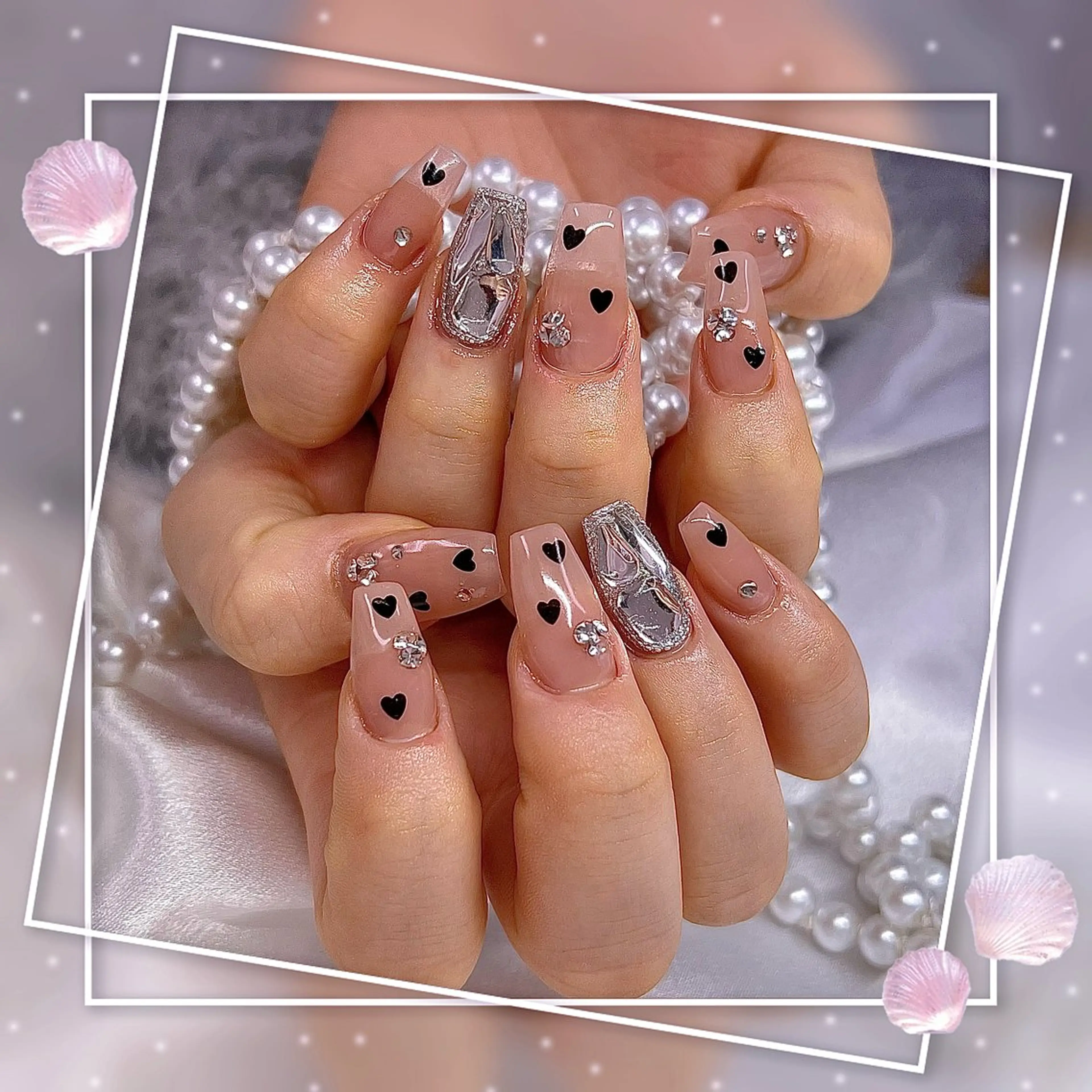 ネイル フレンチネイル グラデーション キラキラネイル 韓国ネイル マグネットネイル Chill Nailsalonのネイルデザイン