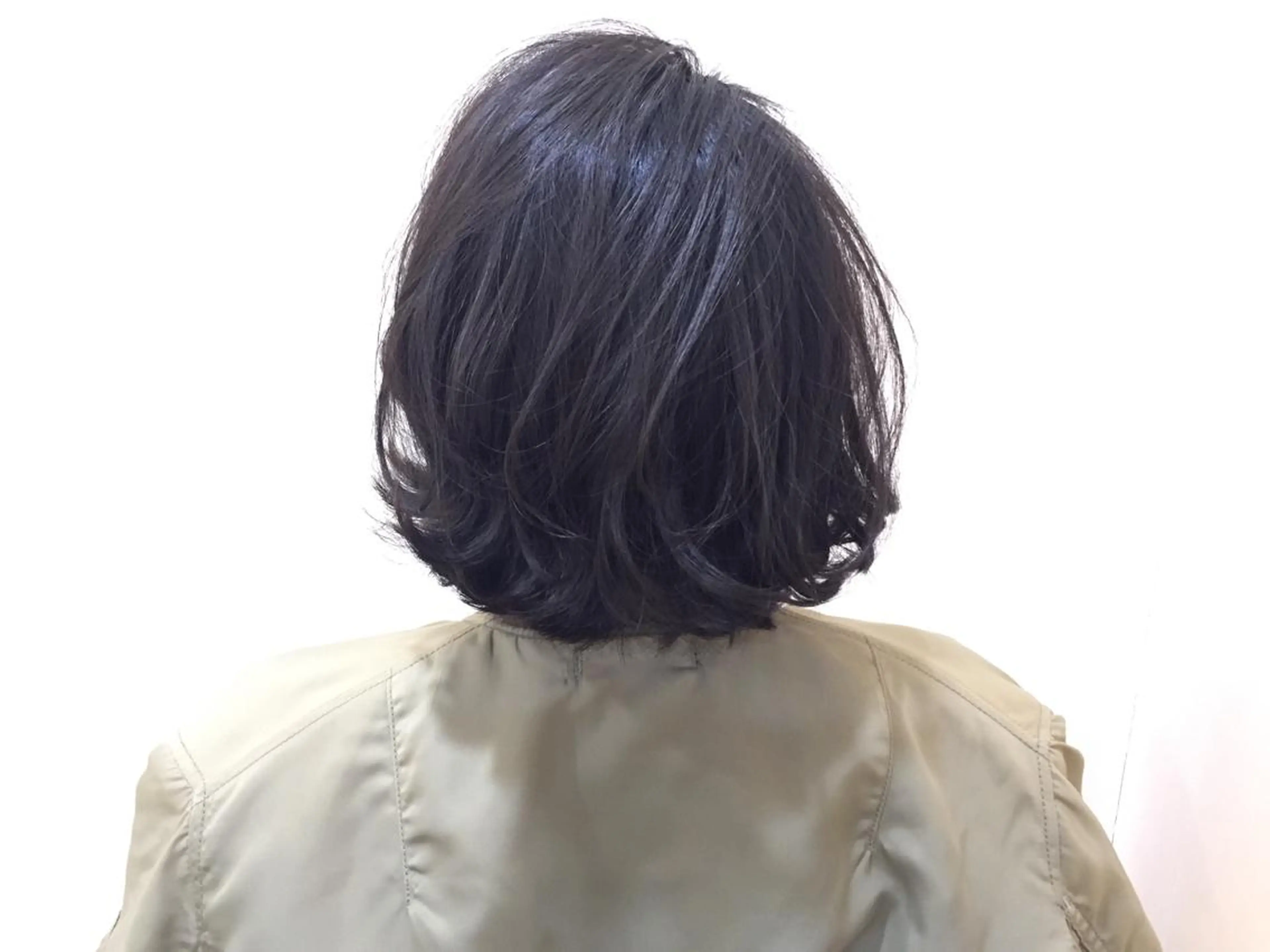 ショート カラー 服部 樹季のヘアスタイル