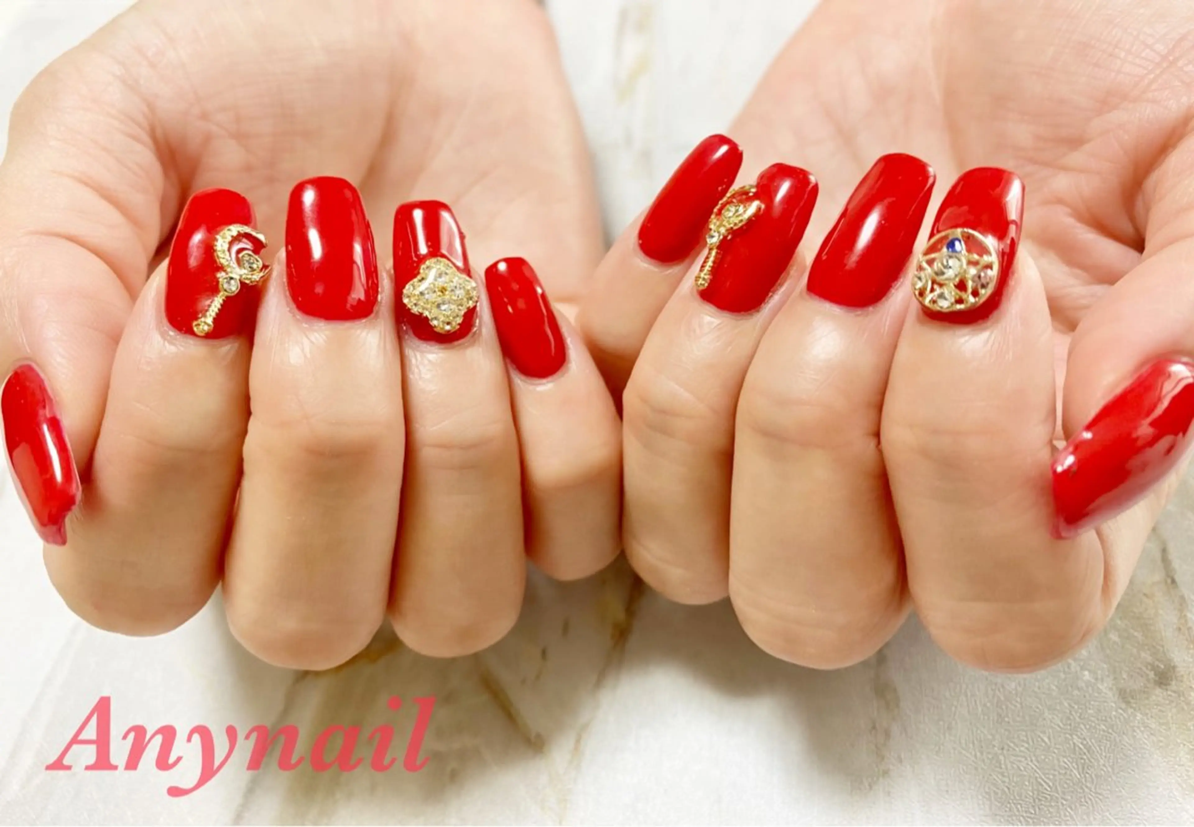 ネイル ブルー ワンカラーネイル 赤色 岩澤 恵子のネイルデザイン