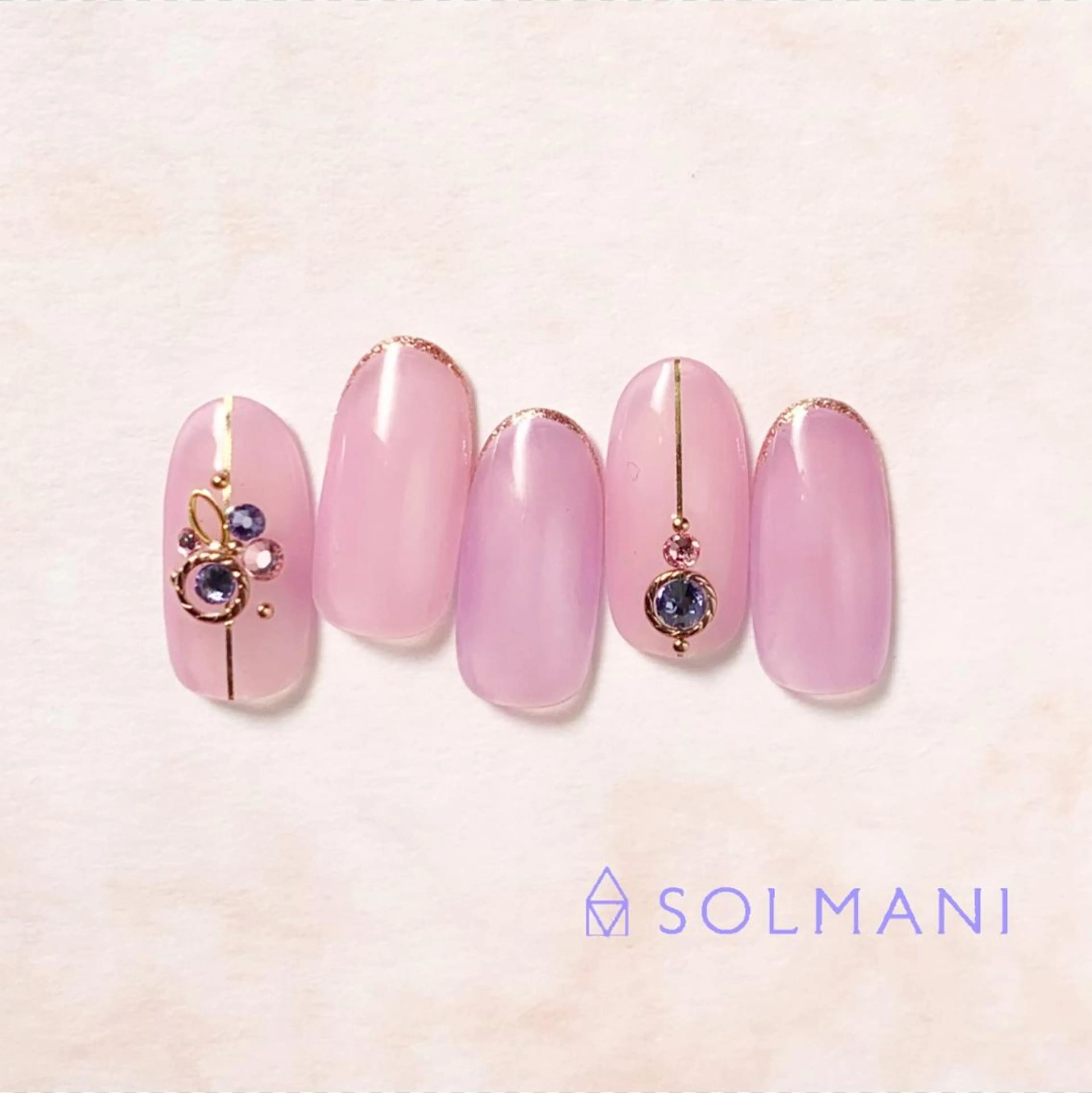 ネイル SOLMANI 予約担当のネイルデザイン