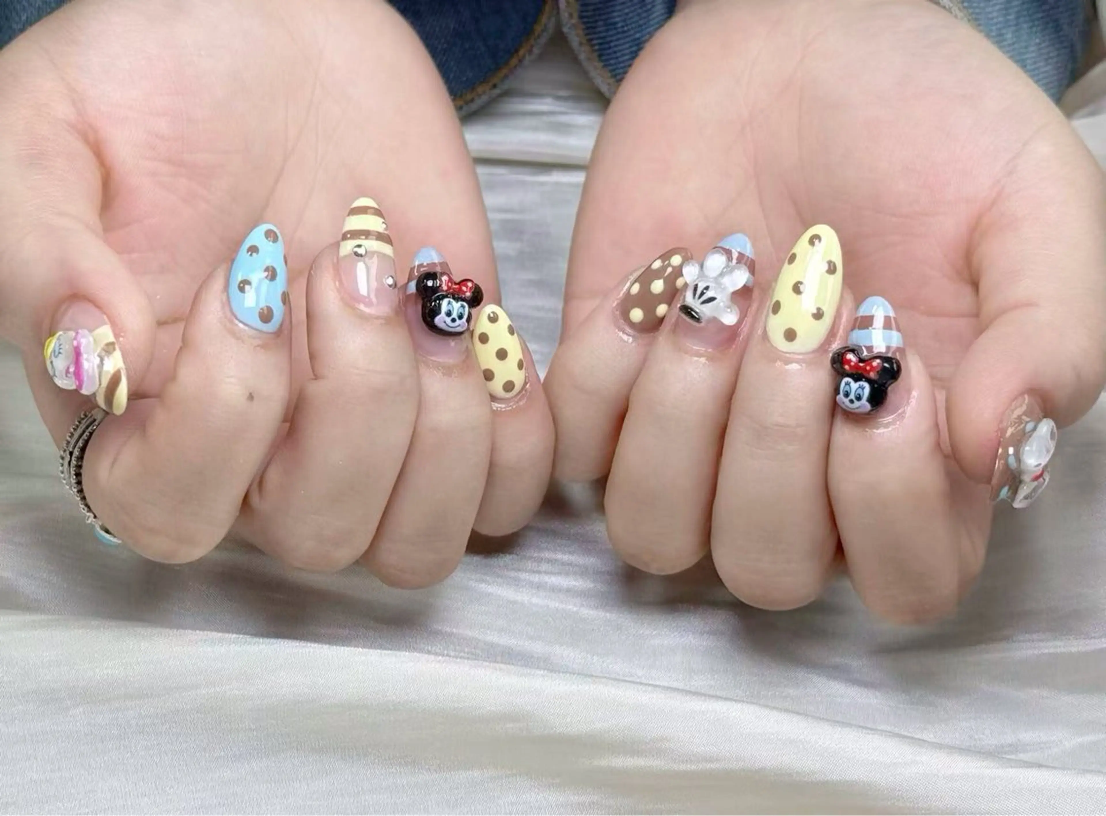 ネイル 小 雨のネイルデザイン