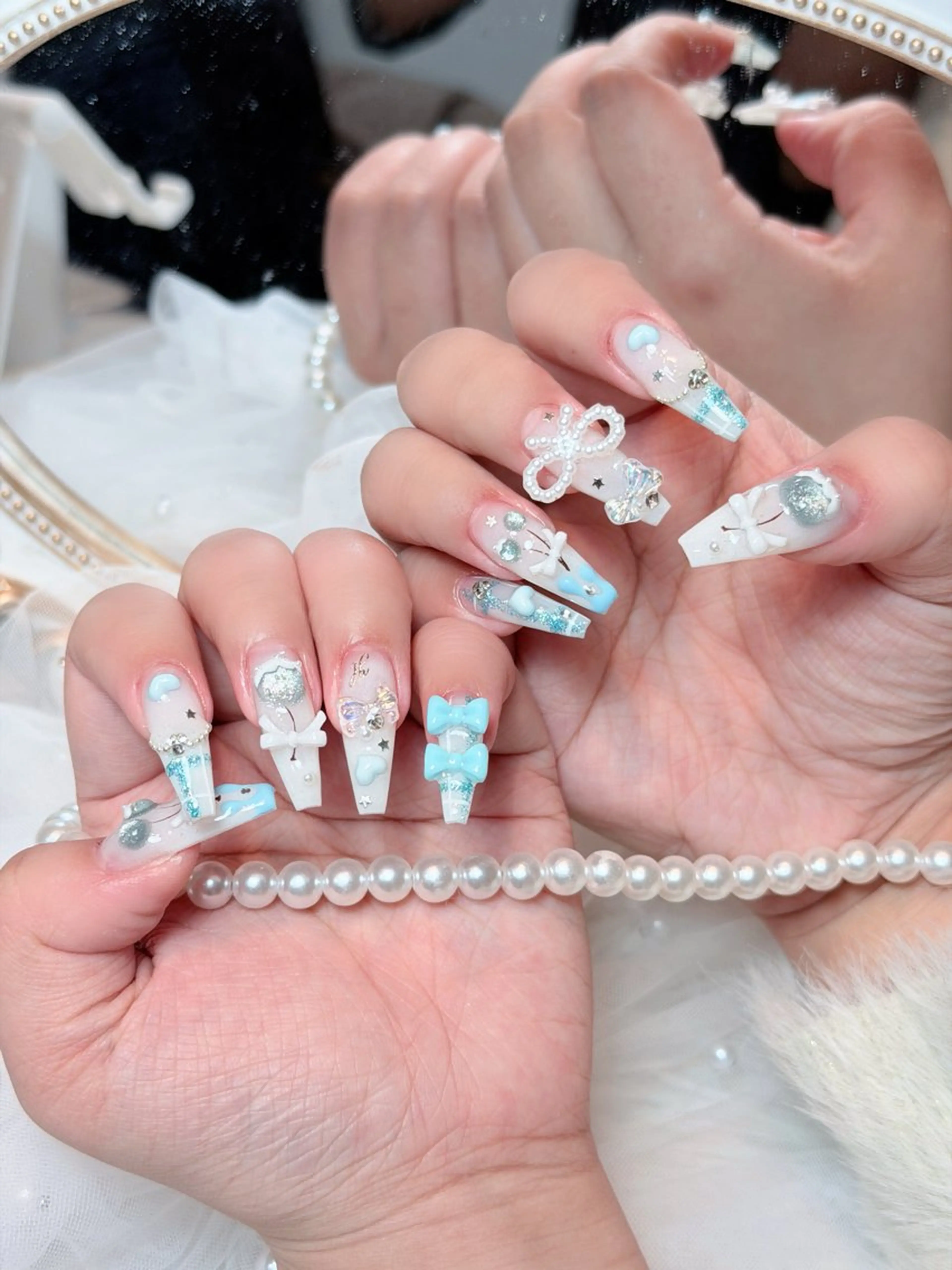 ネイル オーロラネイル ボルドー ブラウン 氷ネイル・うるうるネイル キラキラネイル ハンドネイル Julli NailStudioのネイルデザイン