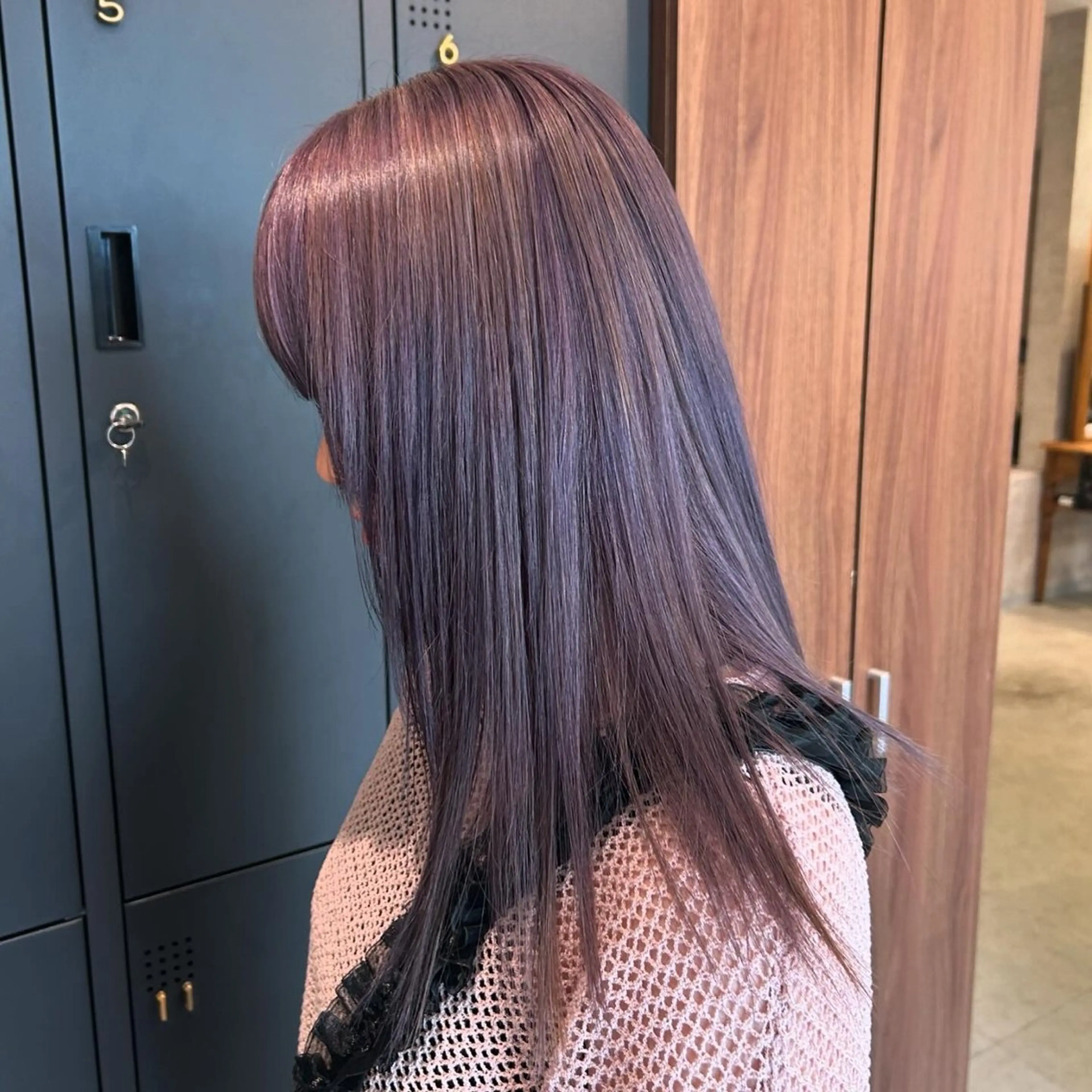 セミロング カラー suri-ru hair【スリールヘアー】所属・FURUSAWA AOIのヘアスタイル