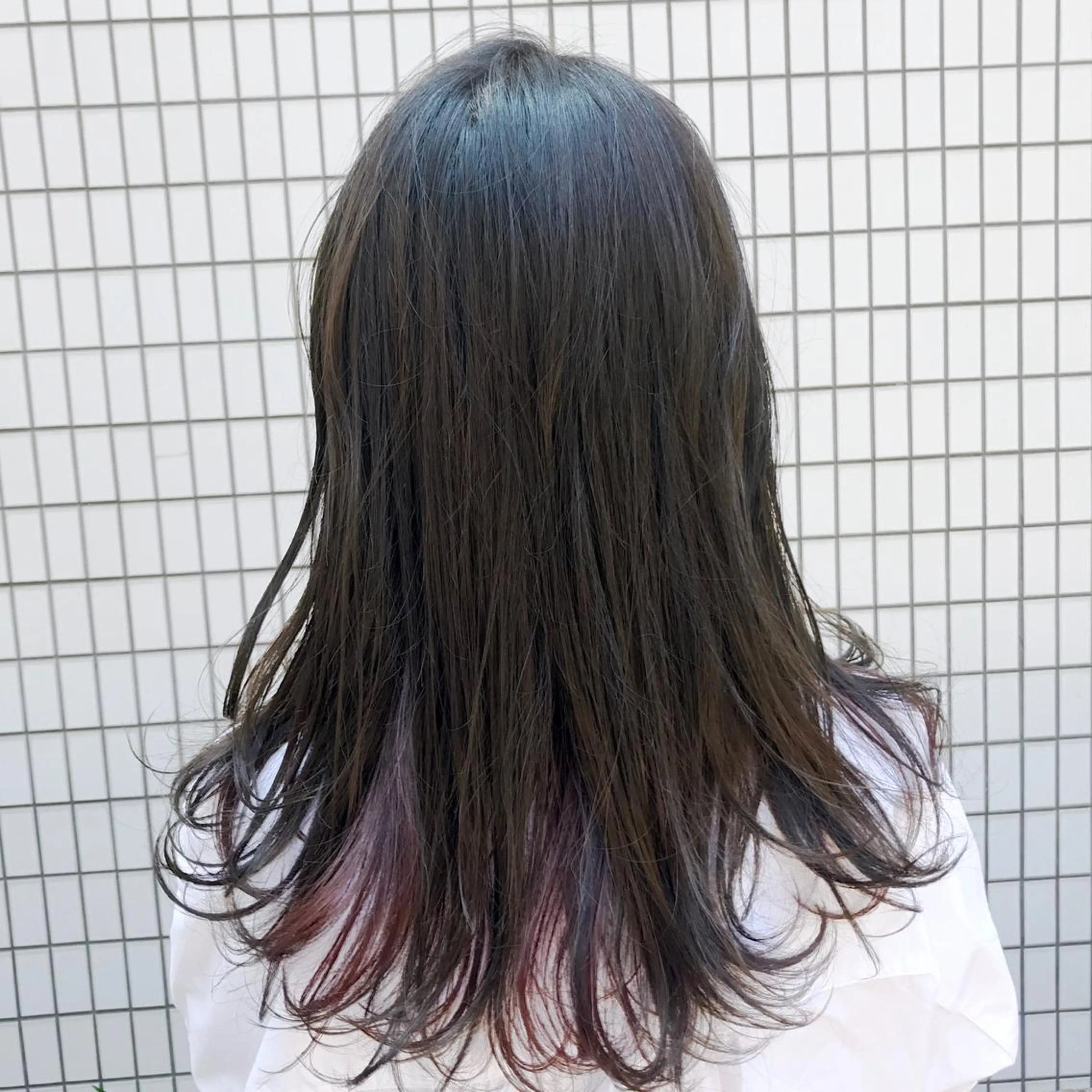 セミロング カラー パープルカラー レッドカラー ブリーチなしで透明感 艶カラー【Ryo】のヘアスタイル