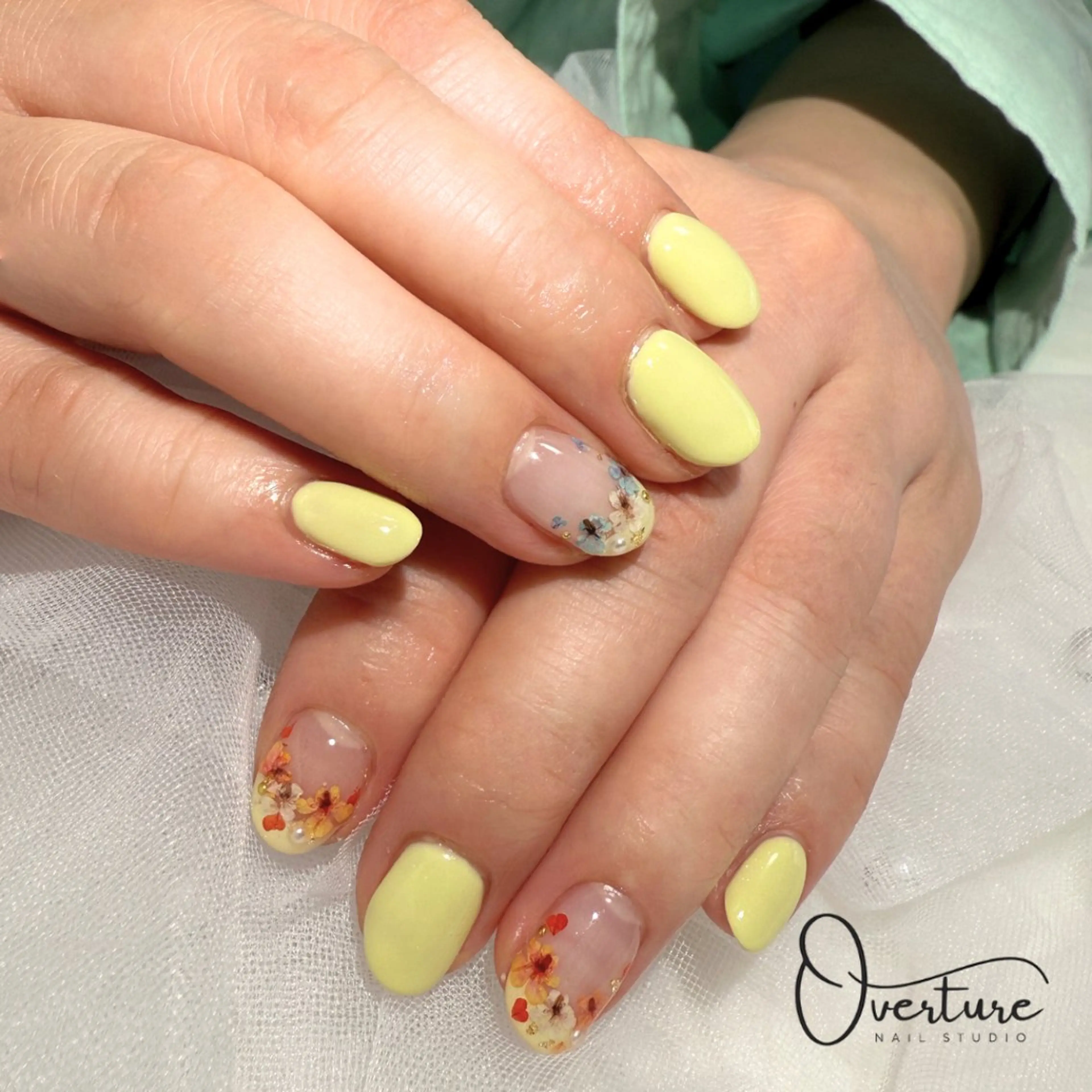 ネイル アートネイル ジェルネイル マグネットネイル 春ネイル 黄色 Overture nail studio所属・Overture Sayaのネイルデザイン