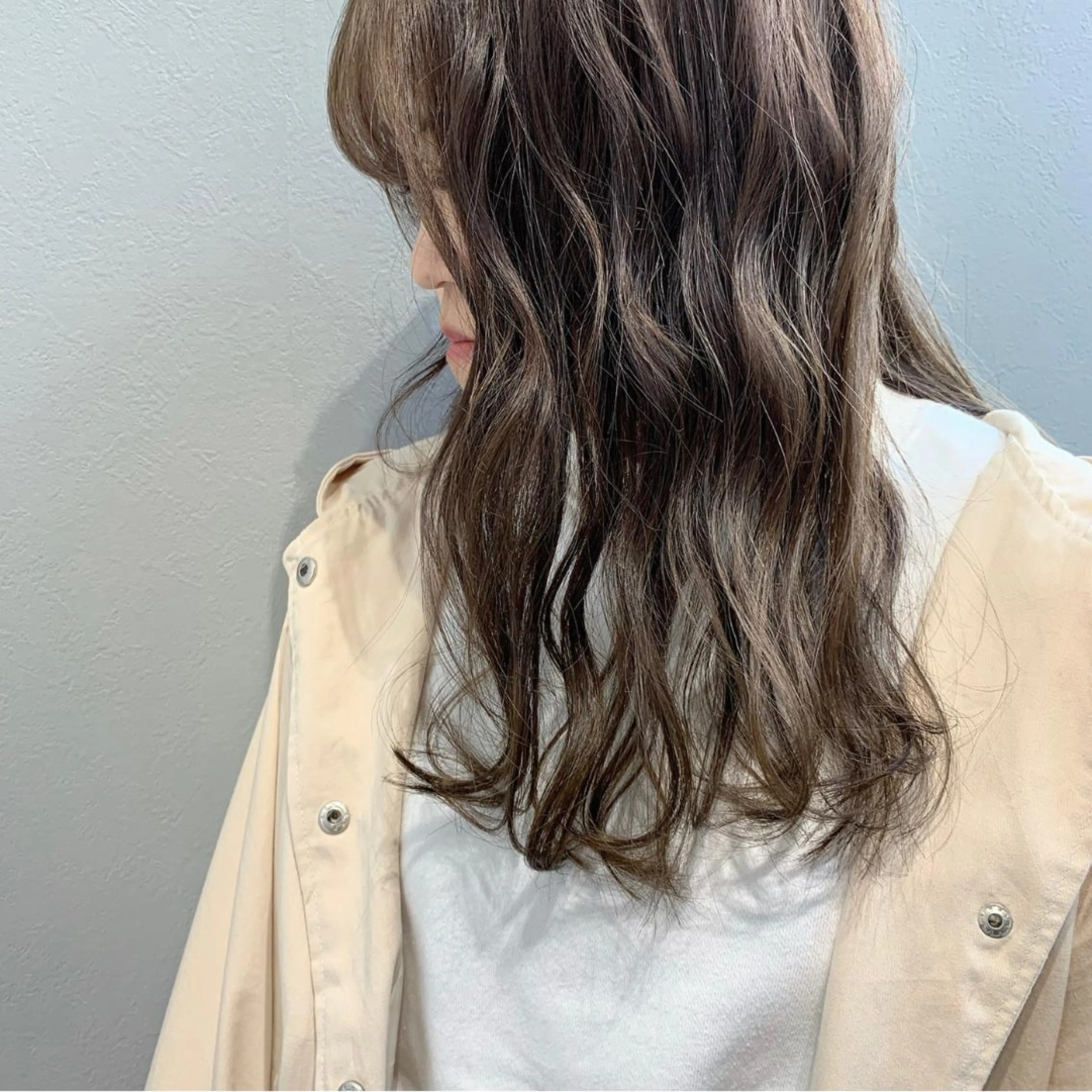 セミロング SALOWIN梅田茶屋町North店所属・福山 晴香のヘアスタイル