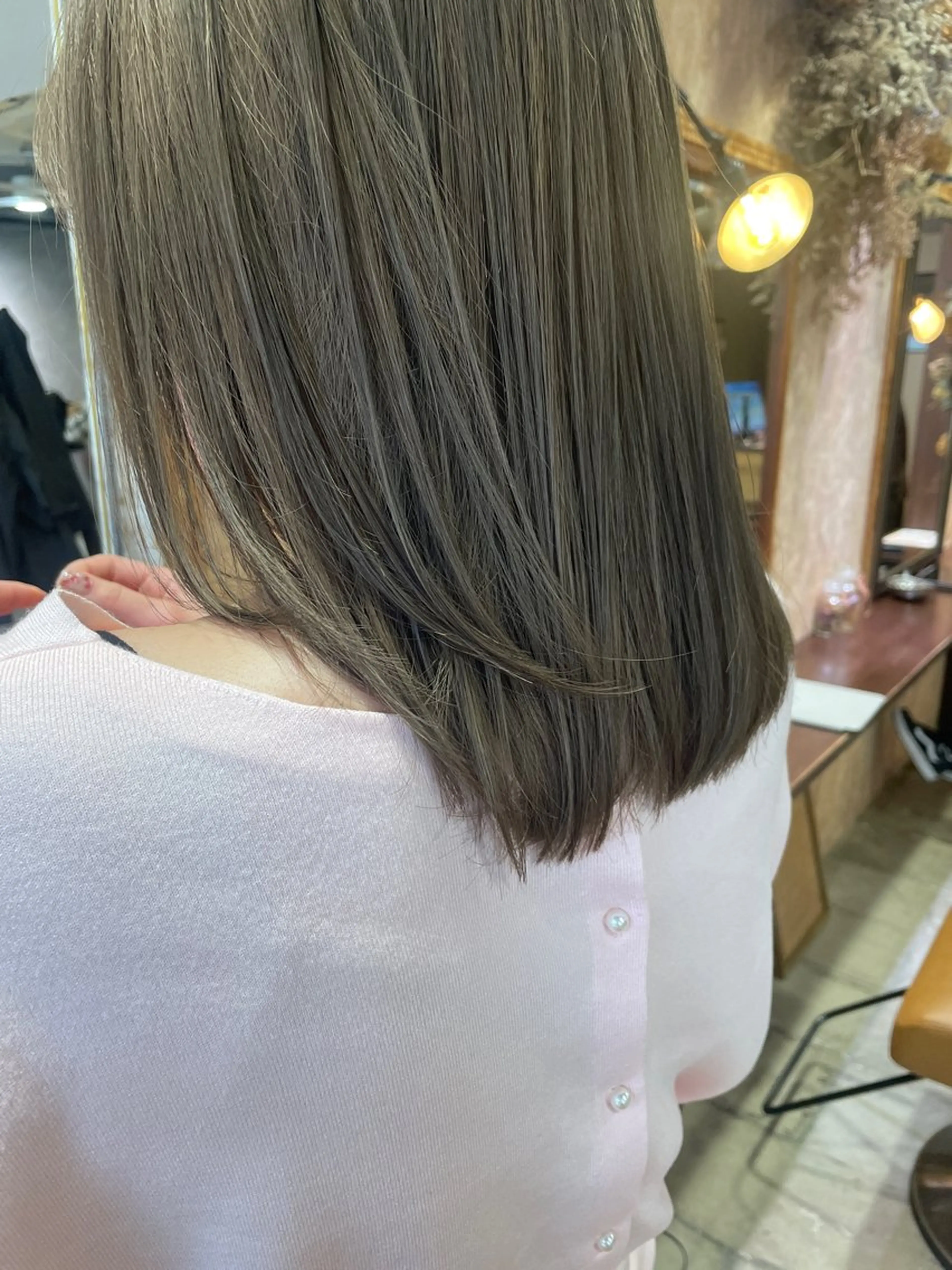 セミロング カラー ブリーチ 透明感カラー カット ヘアカラー トリートメント さの あやねのヘアスタイル