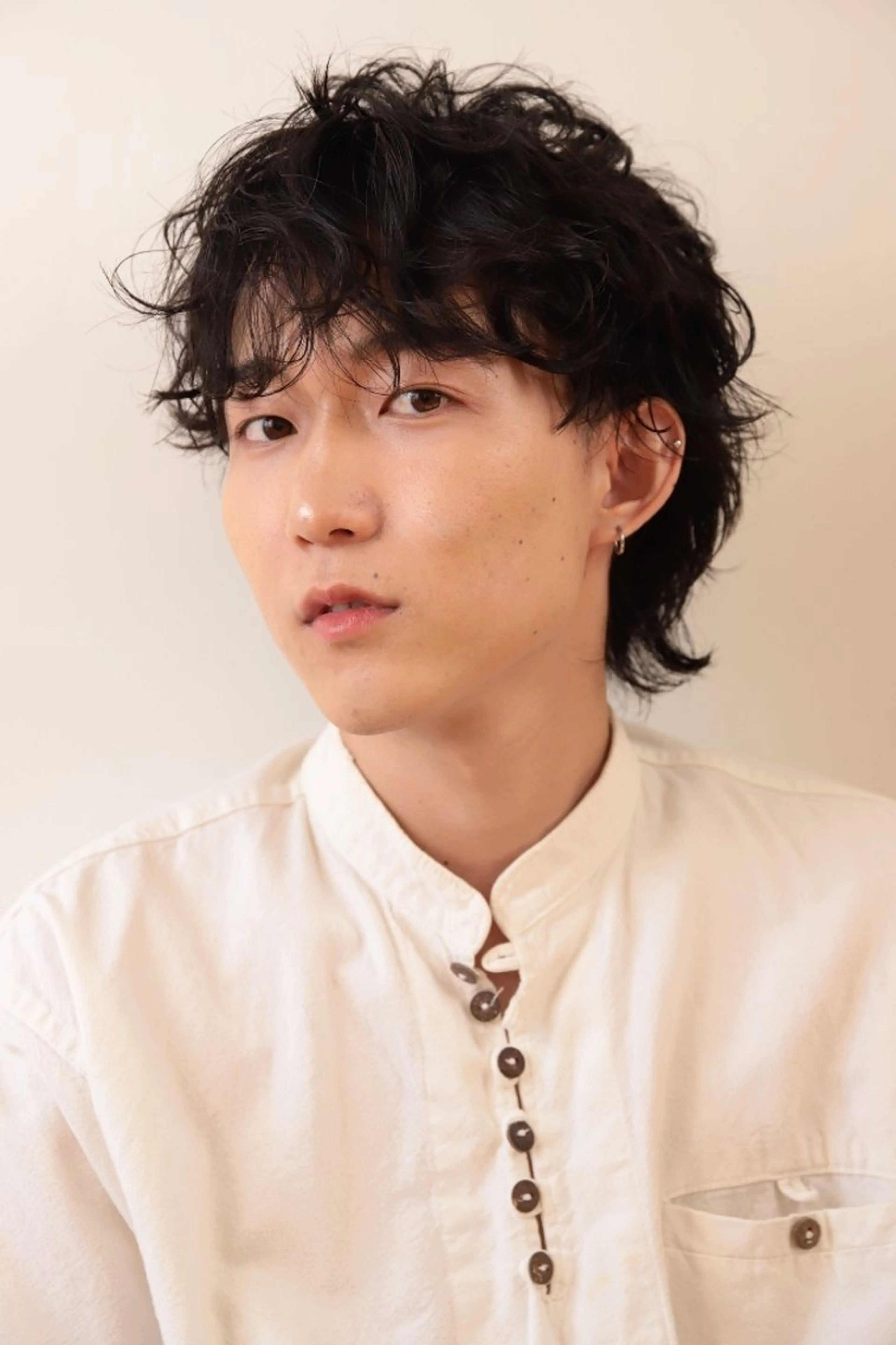 メンズ パーマ メンズパーマ カット パーマ メンズ ヘアメイク  ハイトーン キャロのヘアスタイル