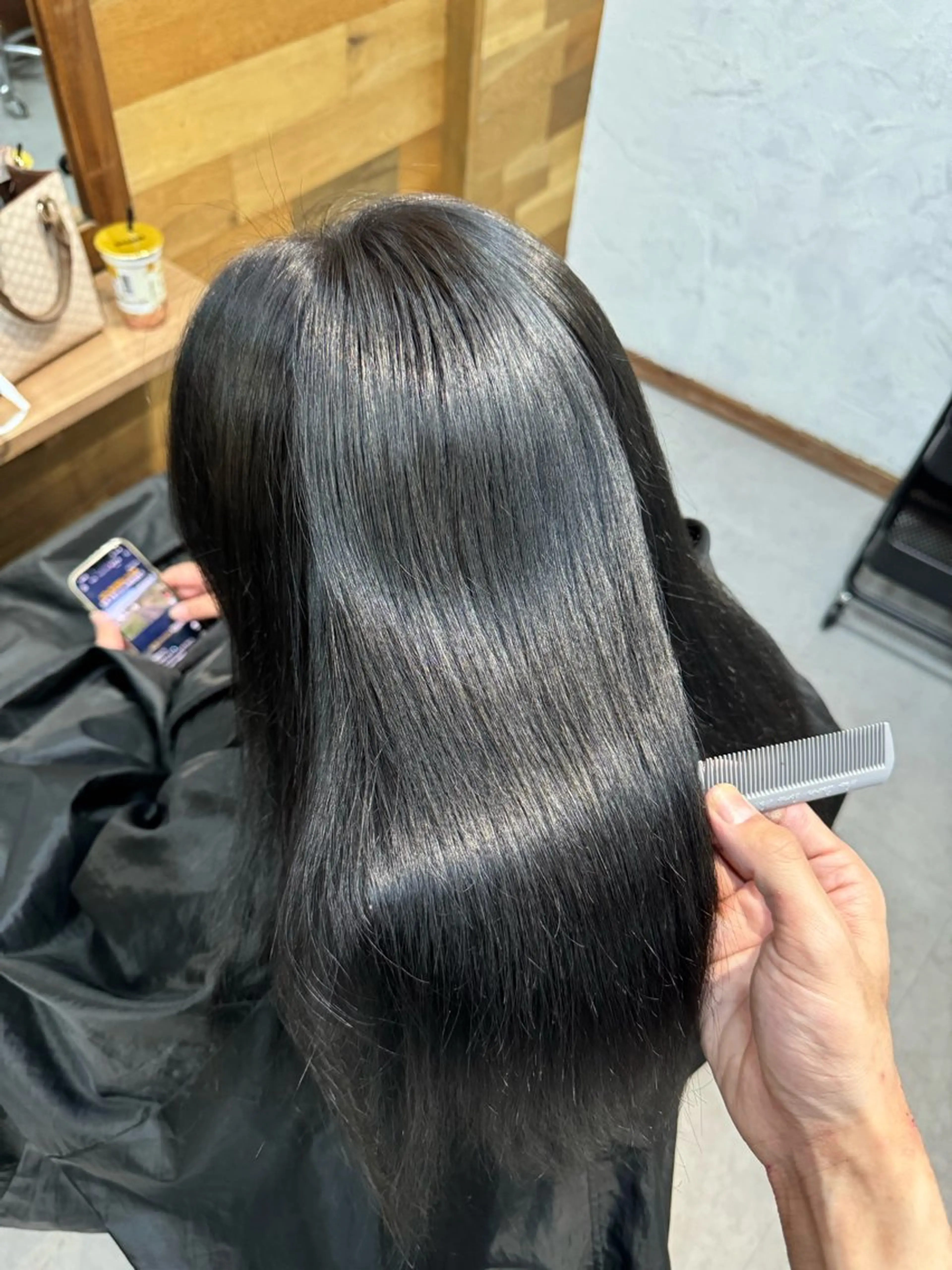 ロング カラー アッシュ アッシュグレー アッシュグレージュ グレージュ 髪質改善 ヘアカラー LUAU 尼崎/ ISOBEのヘアスタイル