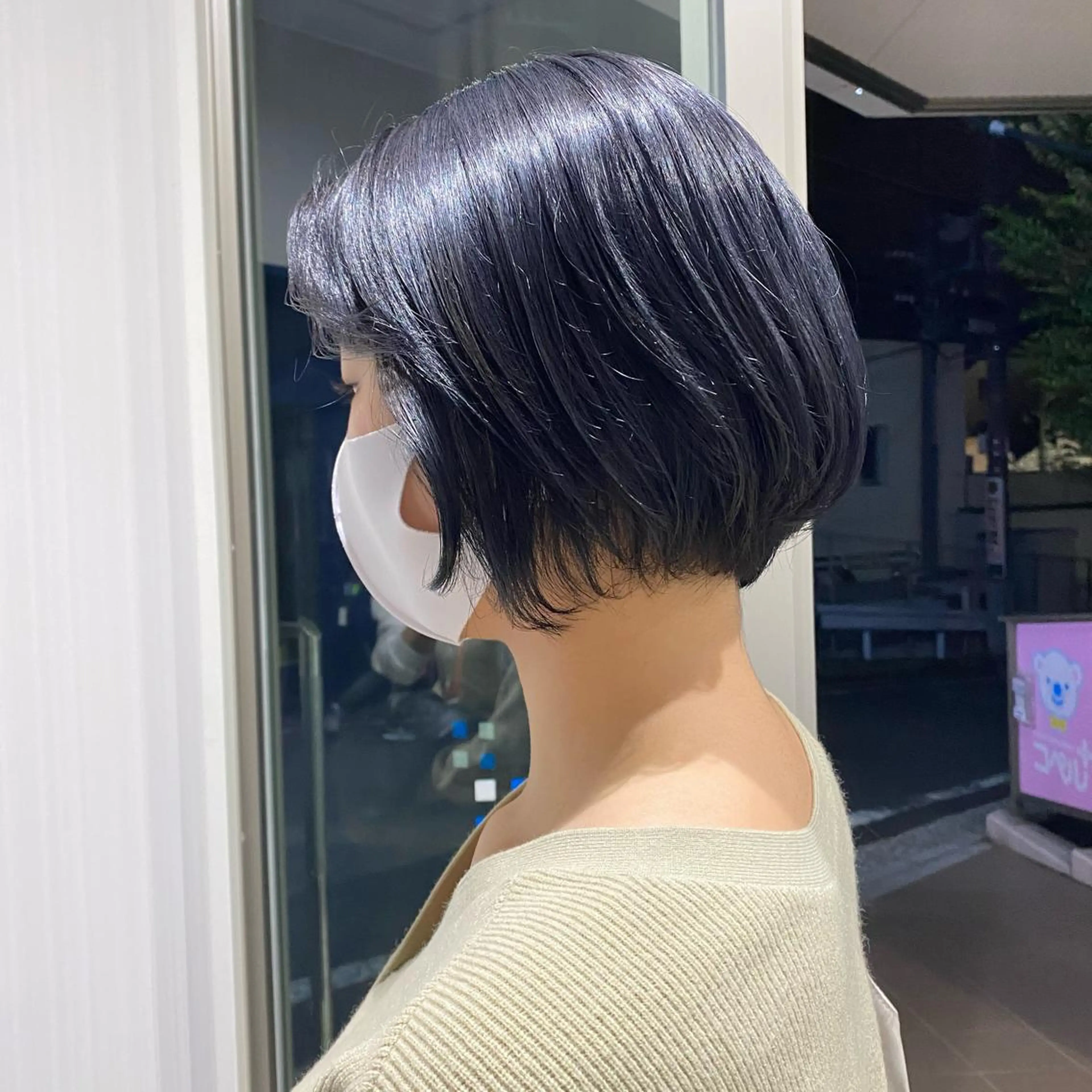 ショート カラー 黒髪 ブリーチ ブルーカラー ブルーブラック 神奈川大学最寄り白楽 三本松巧のヘアスタイル