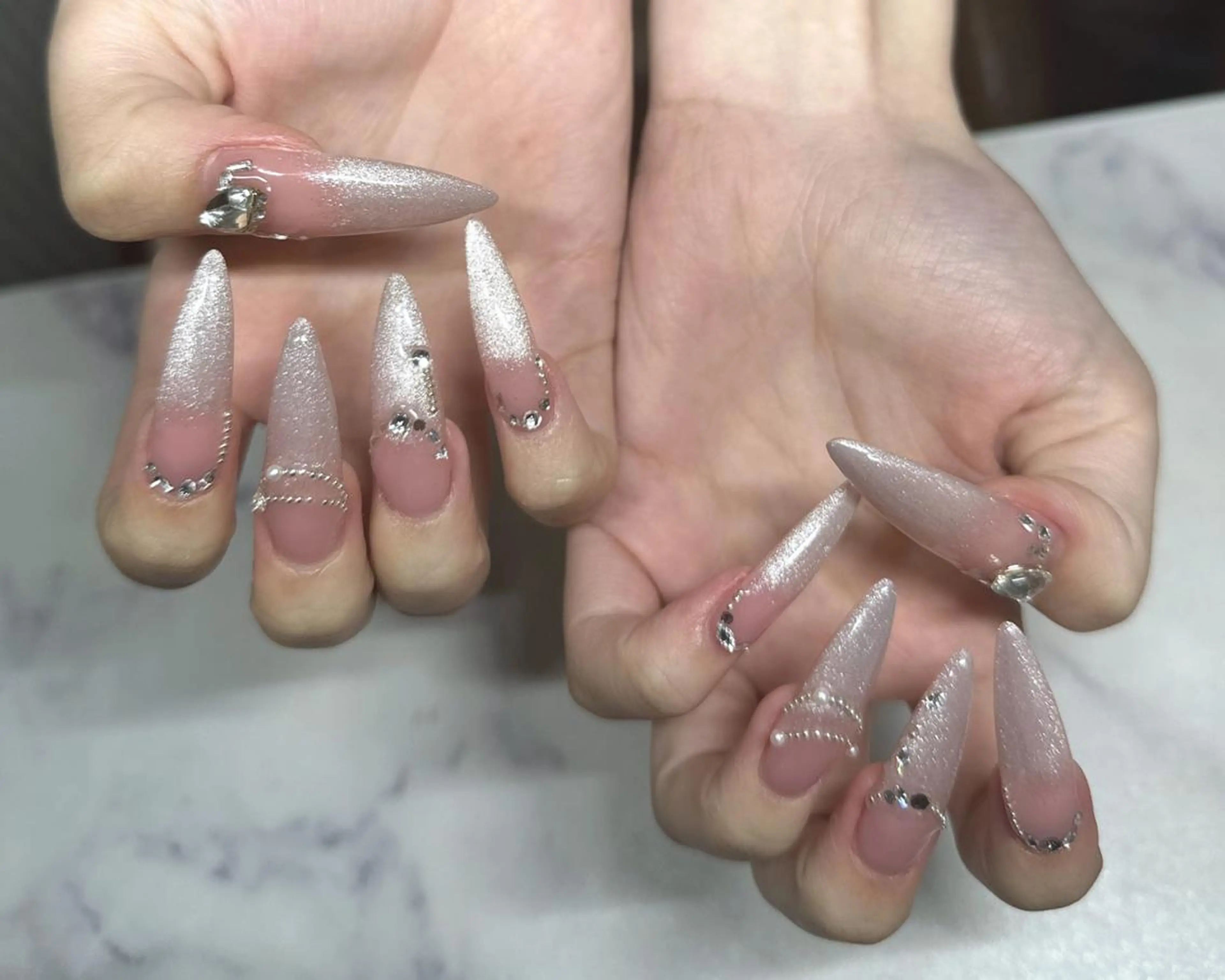 ネイル 長さ出し/フィルイン Chiaraのネイルデザイン