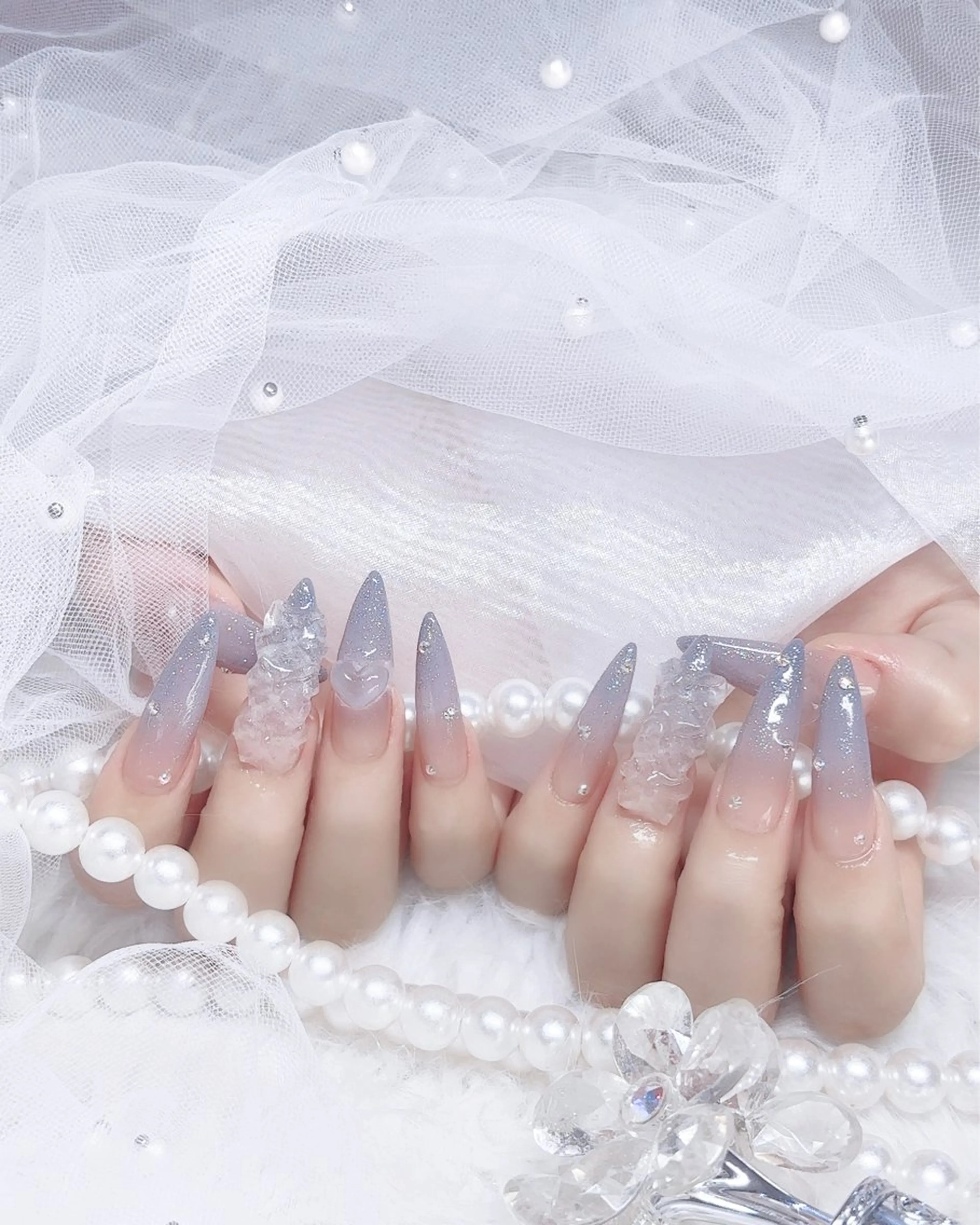 ネイル オーロラネイル 成人式 フットネイル 韓国ネイル ロングネイル Yudia🦋 azuのネイルデザイン