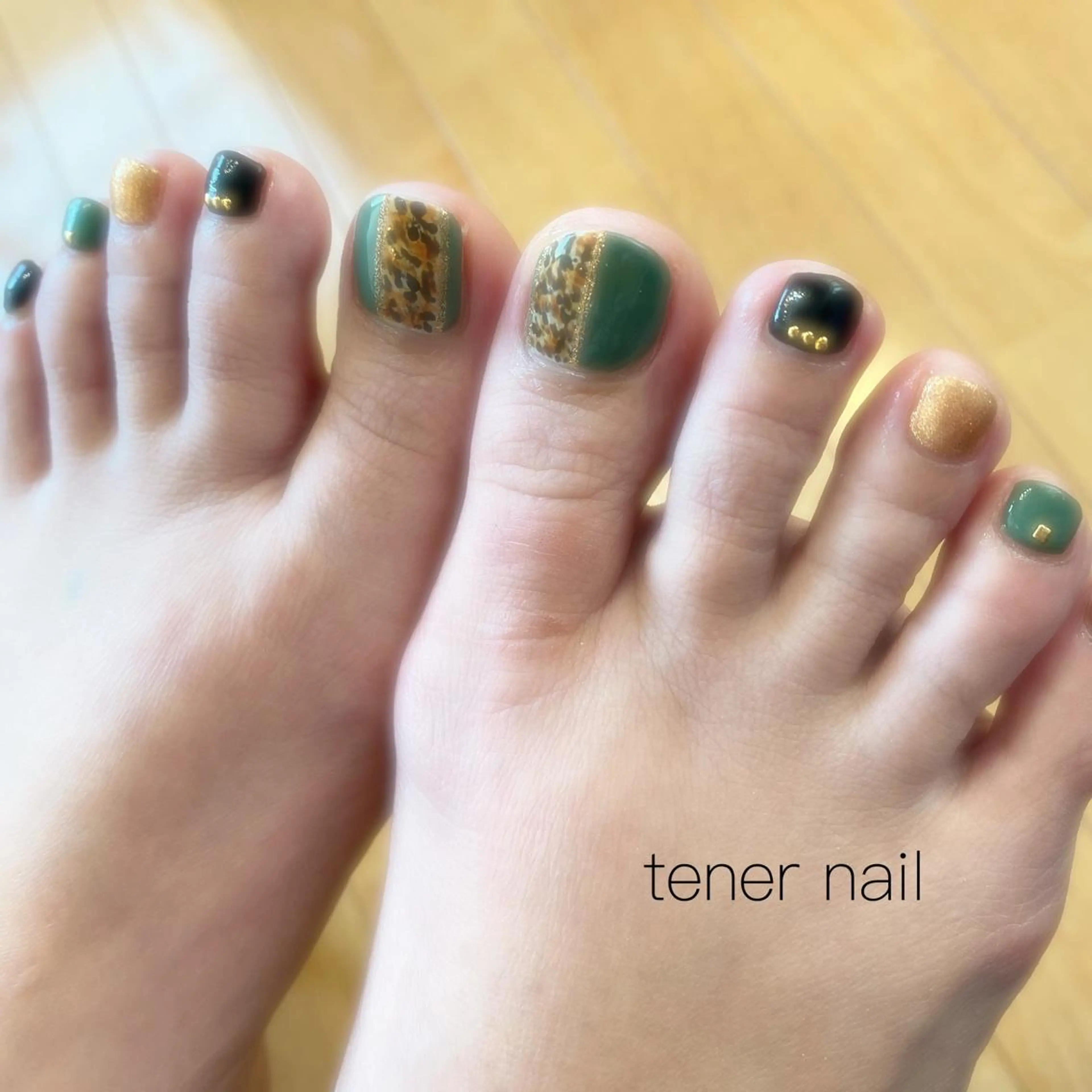 ネイル アニマル柄 フットネイル tener  nail  テネルネイル所属・テネルネイル tener nailのネイルデザイン