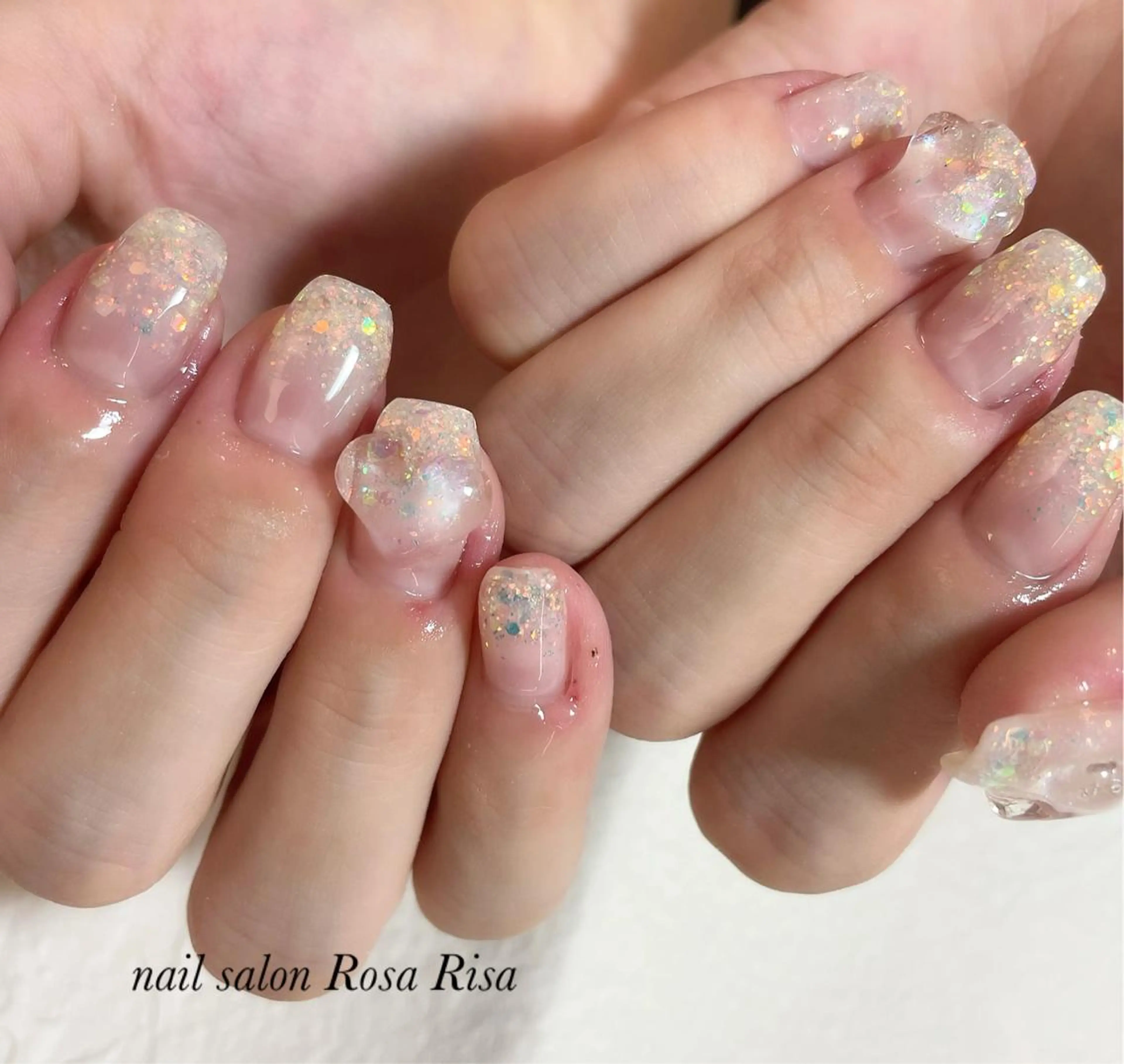 ミディアム ネイル ハート ハンドネイル ネイルスタジオ シェイクユアハンズのネイルデザイン