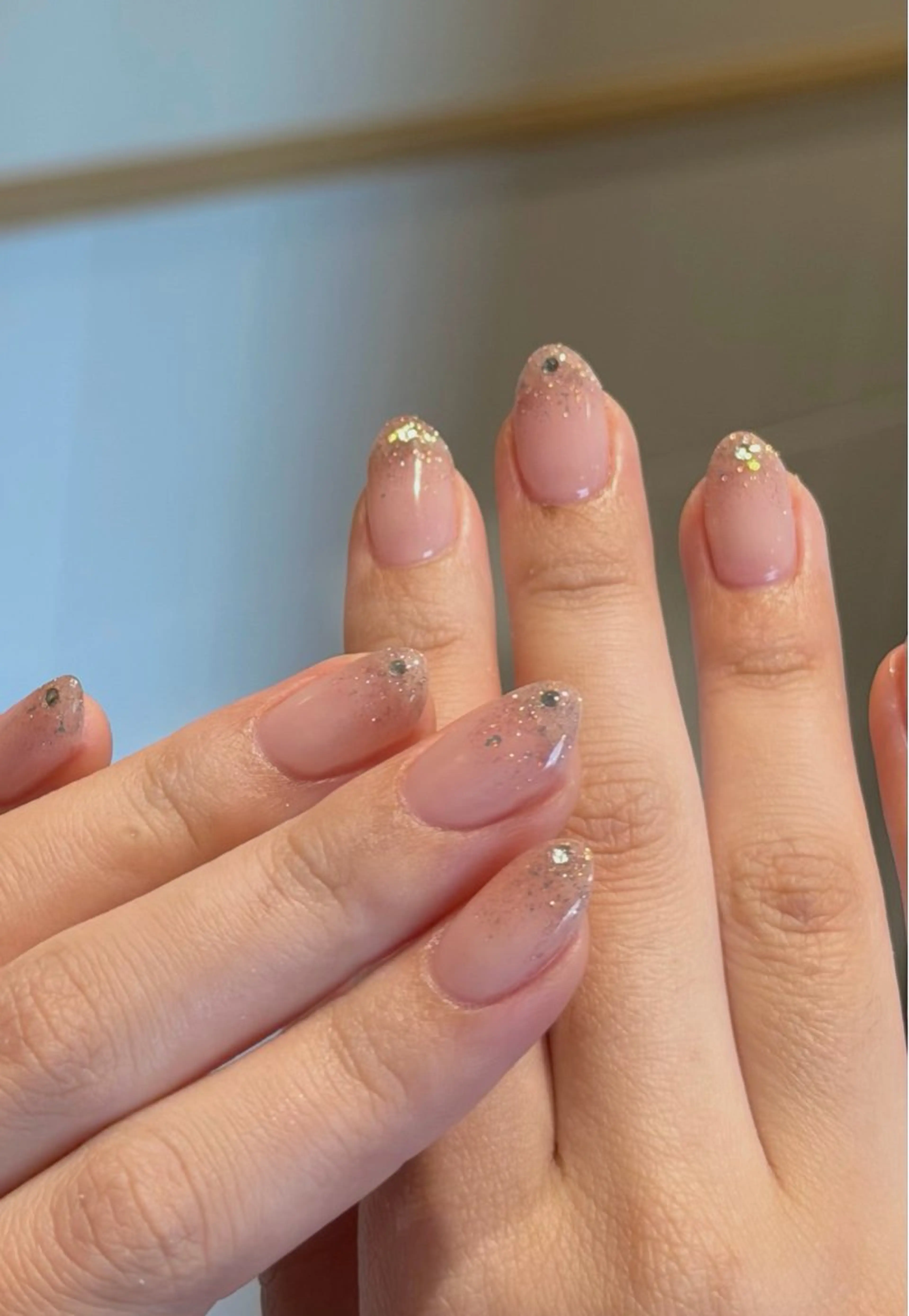 ネイル フラッシュネイル ラメ(グリッター) ラメグラデーション nailsalon moe.所属・yume 大人ガーリーネイルのネイルデザイン