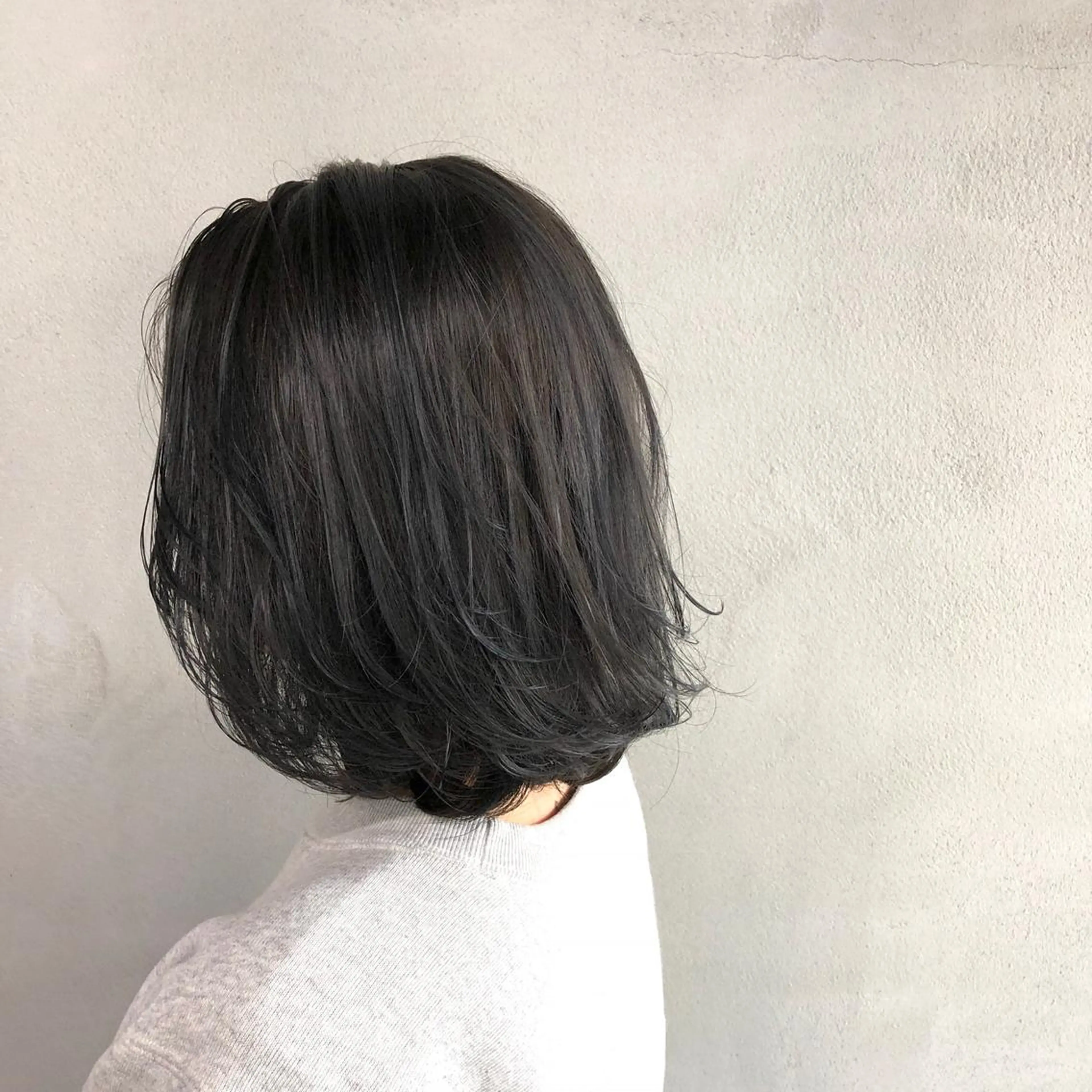 ショート カラー ブルーカラー ブルージュ ボブ 外ハネヘア カット ヘアカラー トリートメント ボブ/ショート/ 白髪染め/メンズ葛西のヘアスタイル