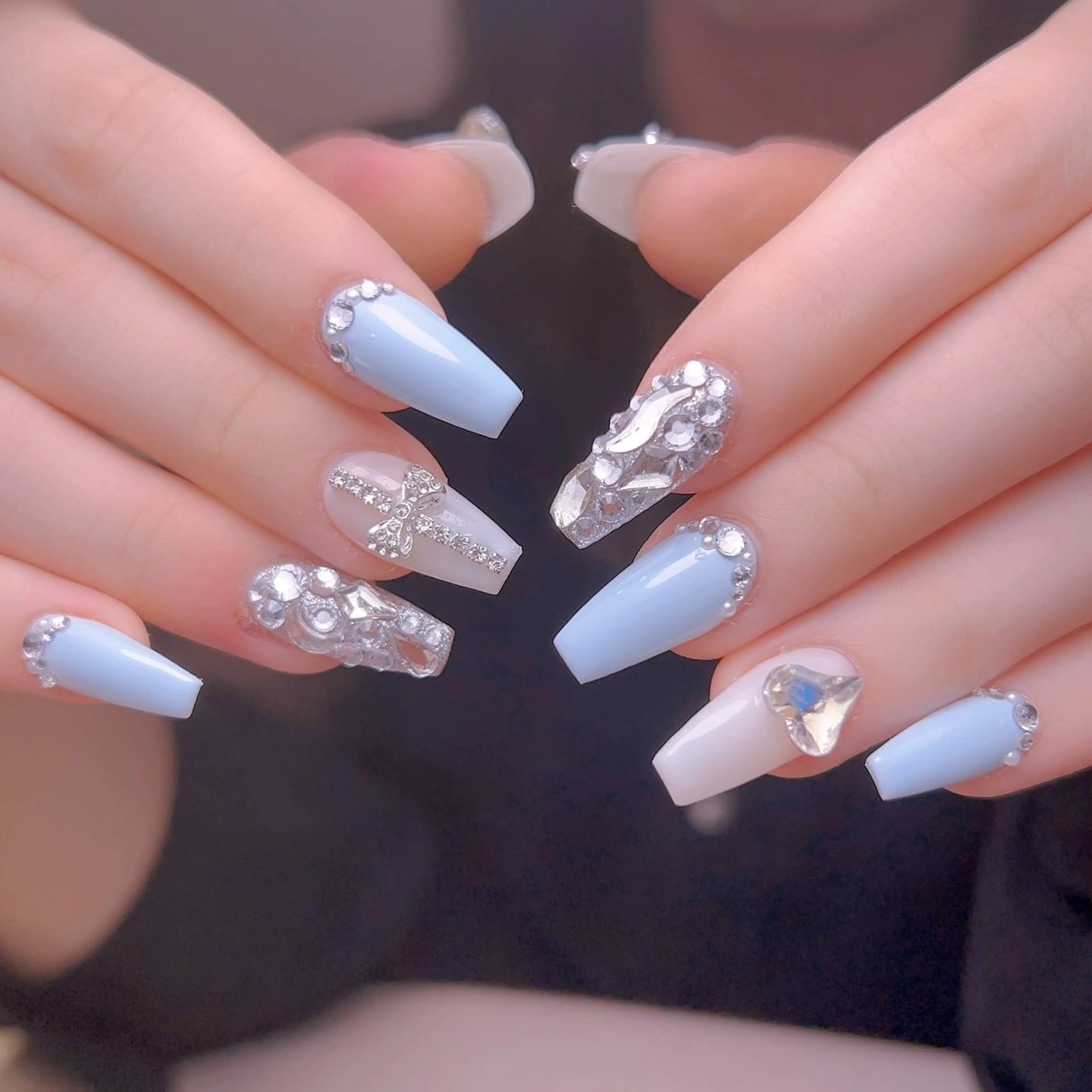 ネイル フレンチネイル ジェルネイル グラデーション 韓国ネイル マグネットネイル ハンドネイル 【長さ出し】 IRIS NAILのネイルデザイン