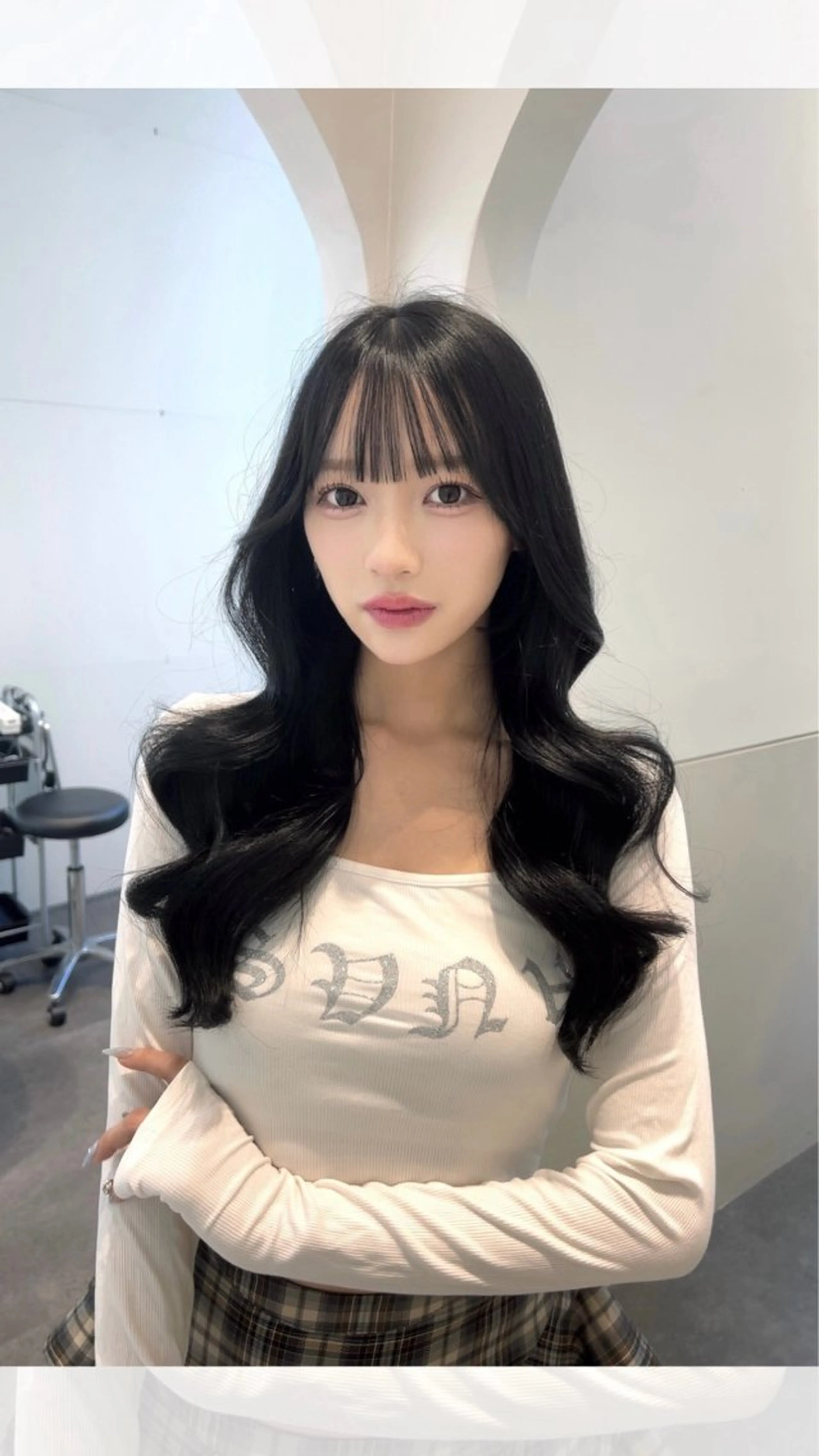 ロング カラー 黒髪 ブルーカラー ブルーブラック カット ヘアカラー トリートメント 🩷韓国ヘア/ミディ アム🩷Maikaのヘアスタイル