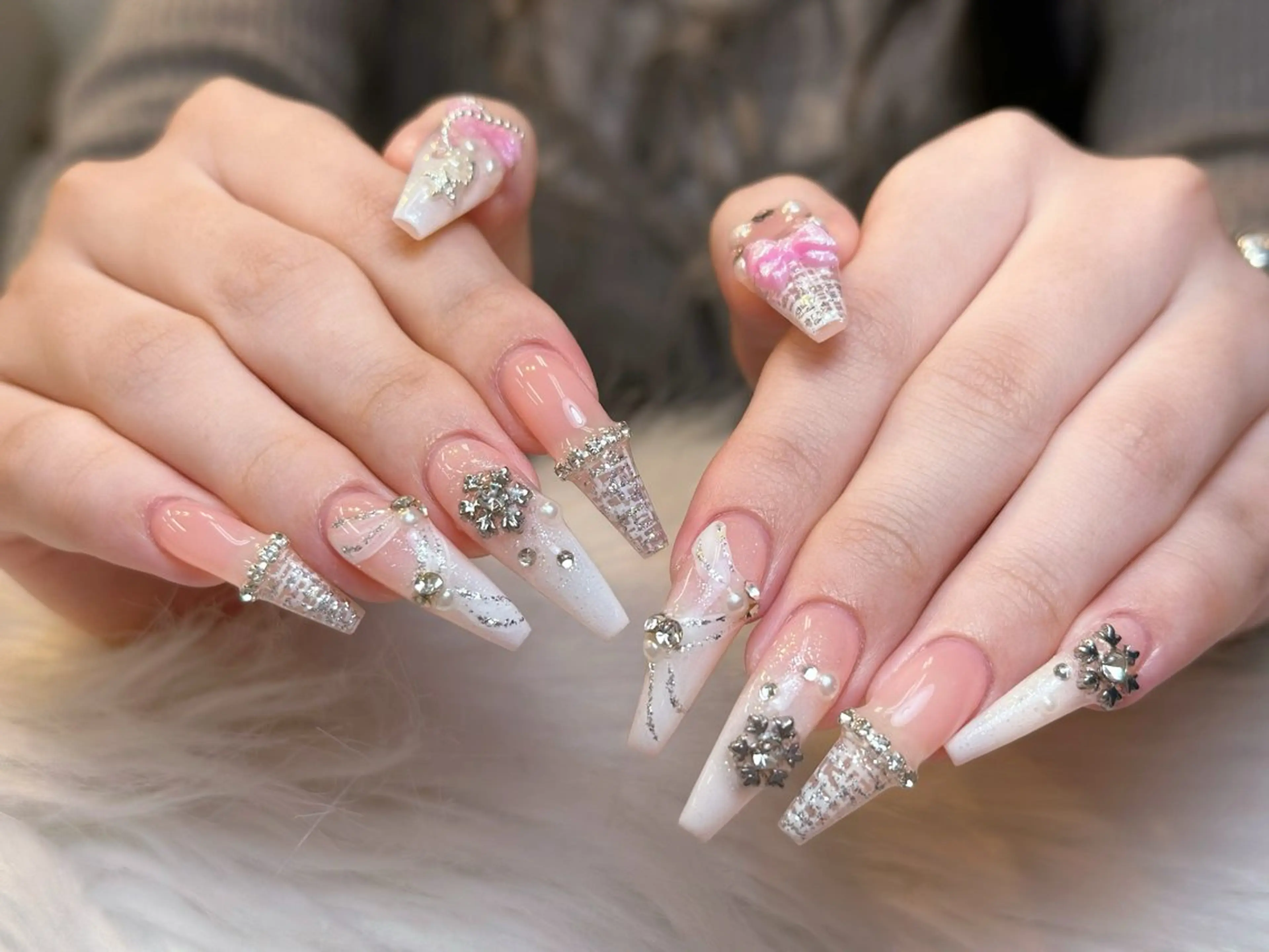 ネイル アートネイル 成人式 ジェルネイル ニュアンスネイル 夏ネイル ハンドネイル Nienail_ Luxeのネイルデザイン