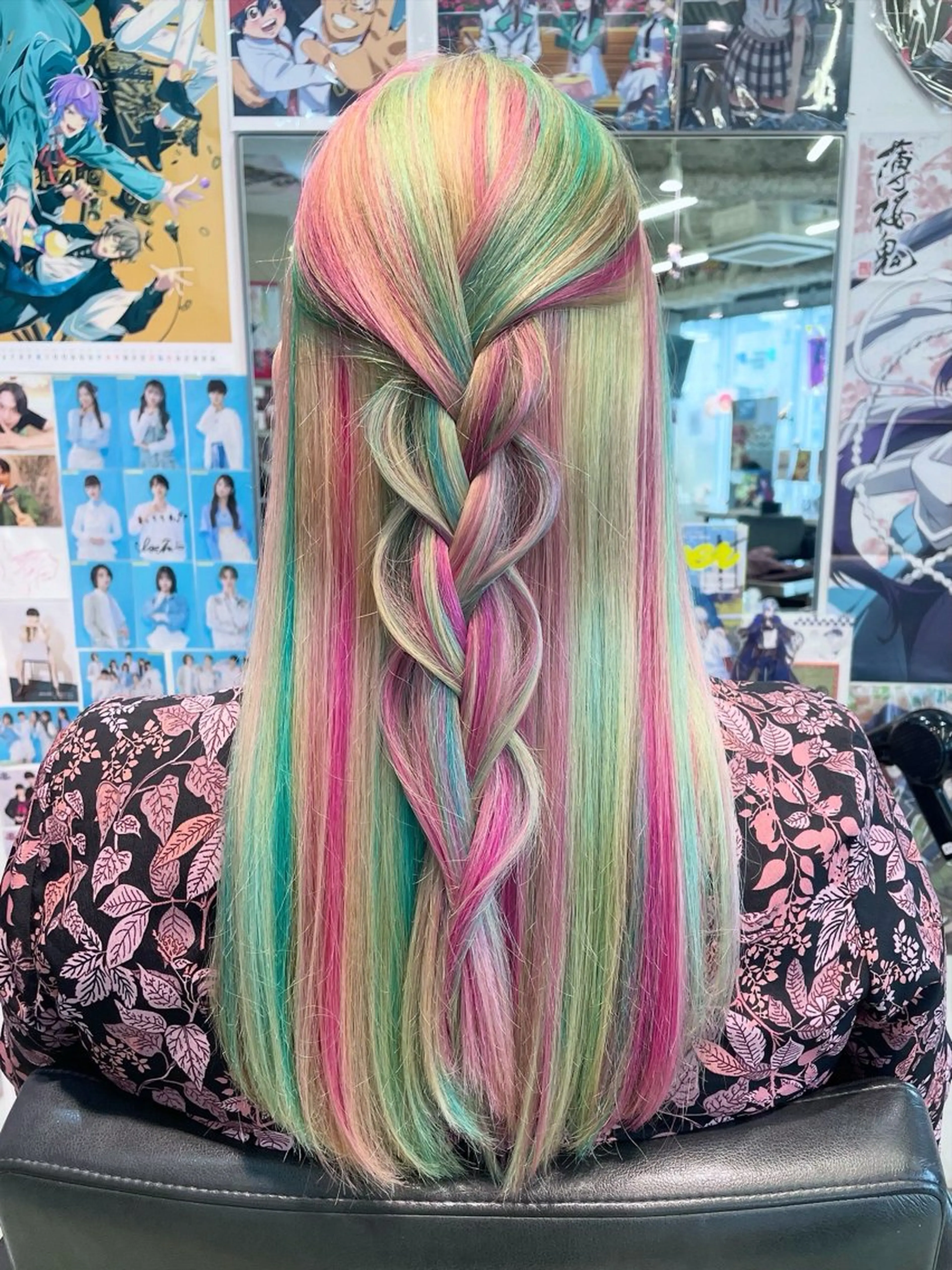 ロング ヘアカラー 🍭ハイトーン/ デザインカラー🦄のヘアスタイル