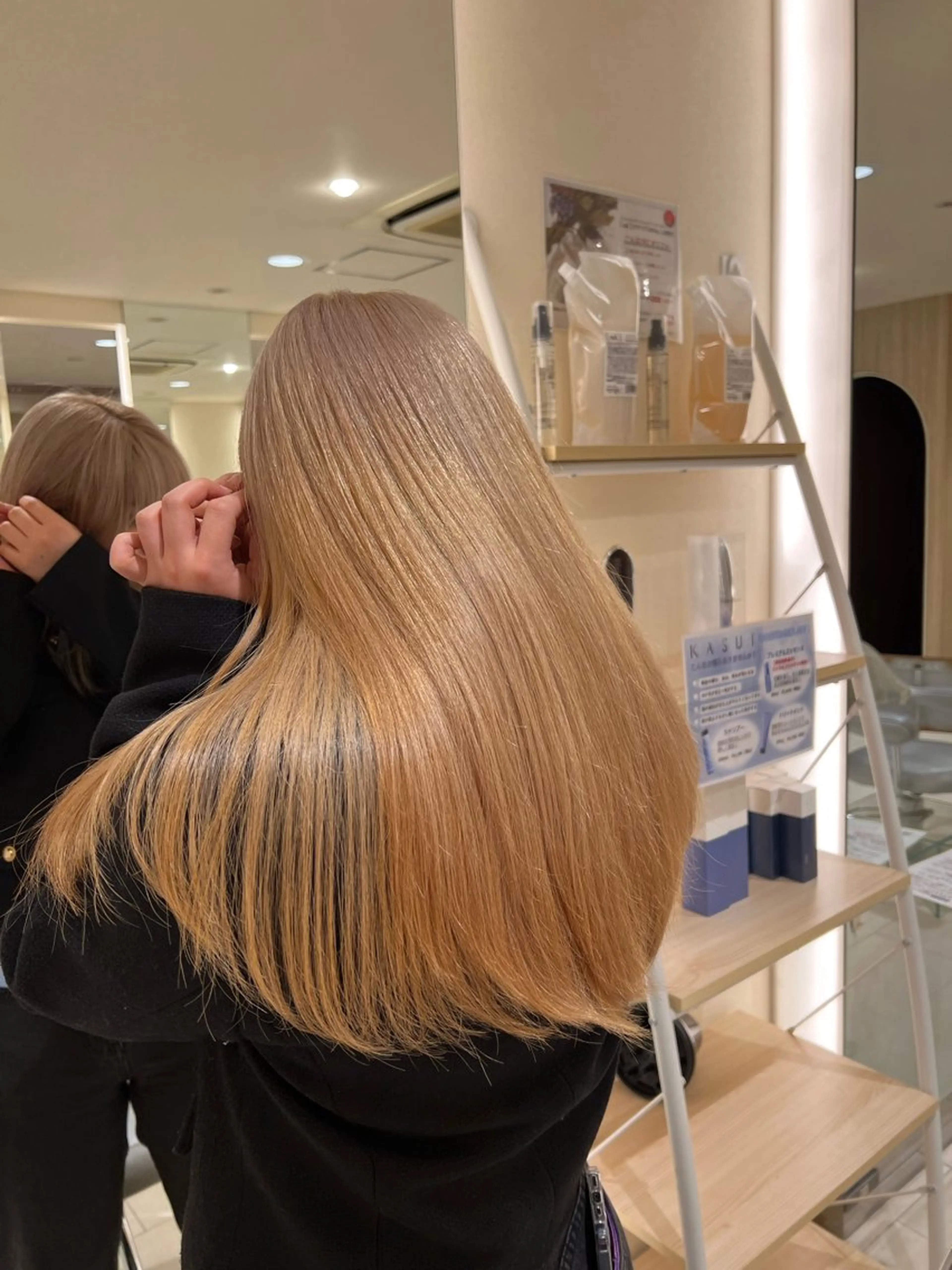 カラー 久永 菫のヘアスタイル