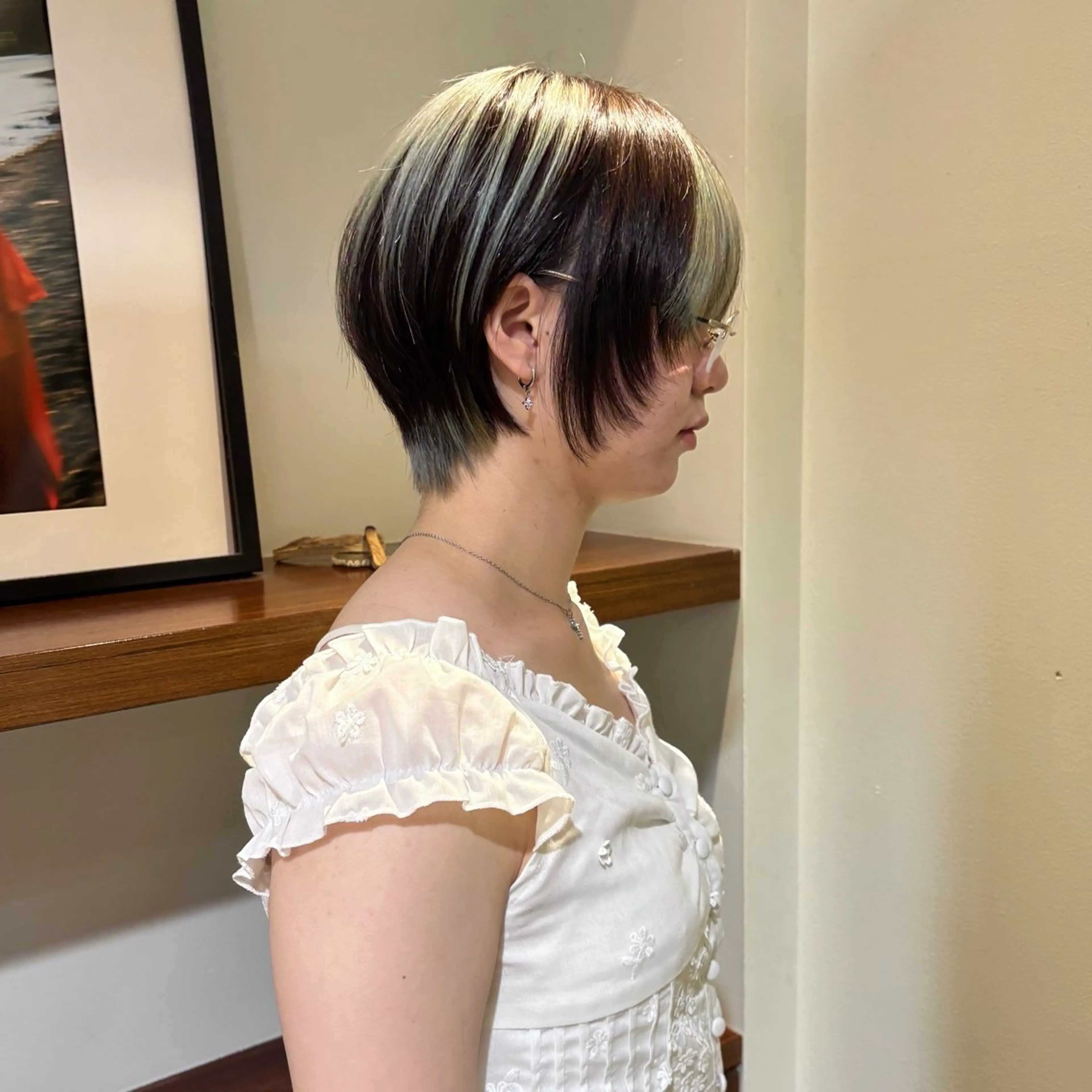 ショート グレージュ🐰透明感 カラー🫧akihoのヘアスタイル