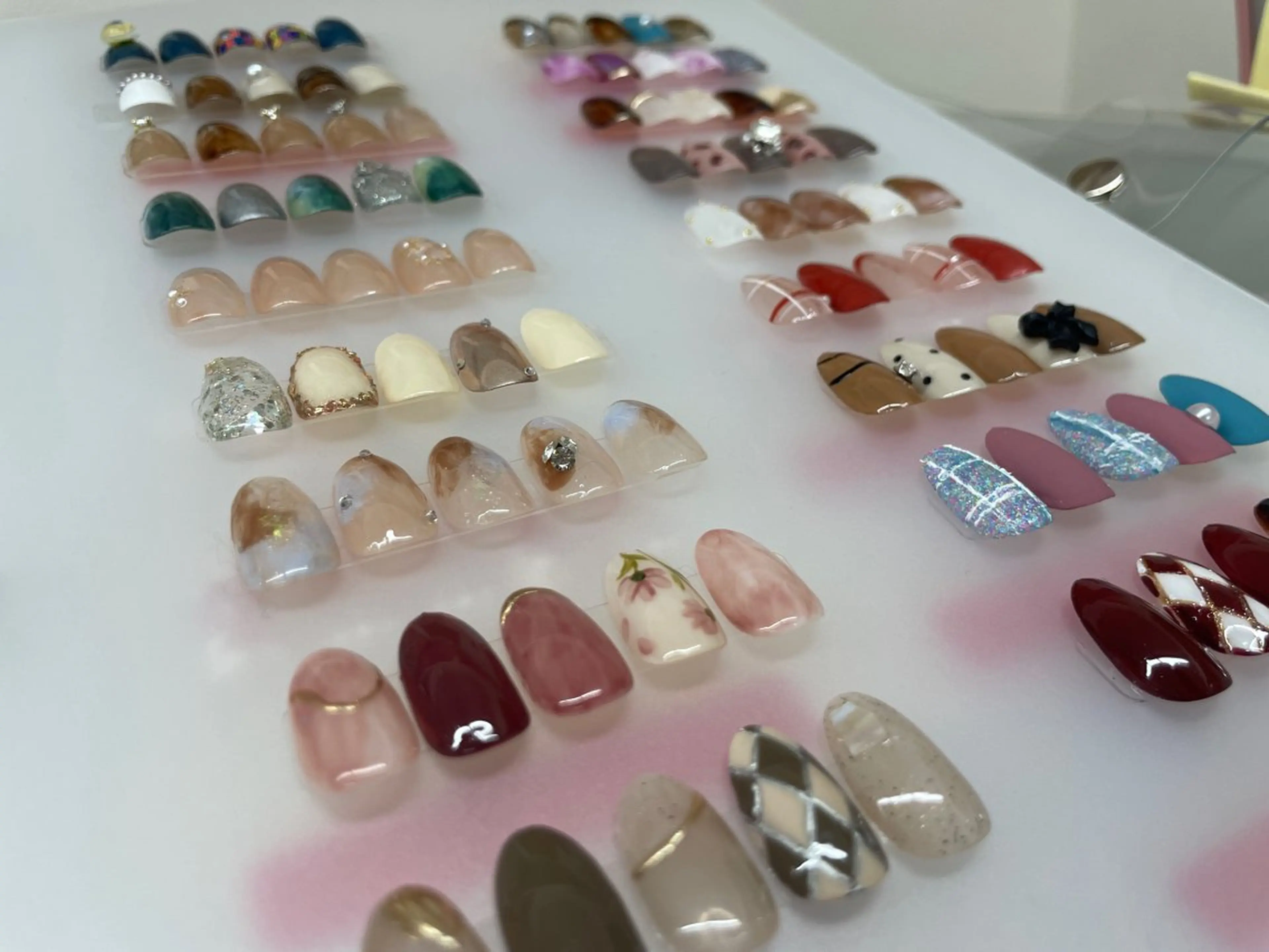 ネイル ニュアンスネイル ハンドネイル 神田 ココナッツのネイルデザイン