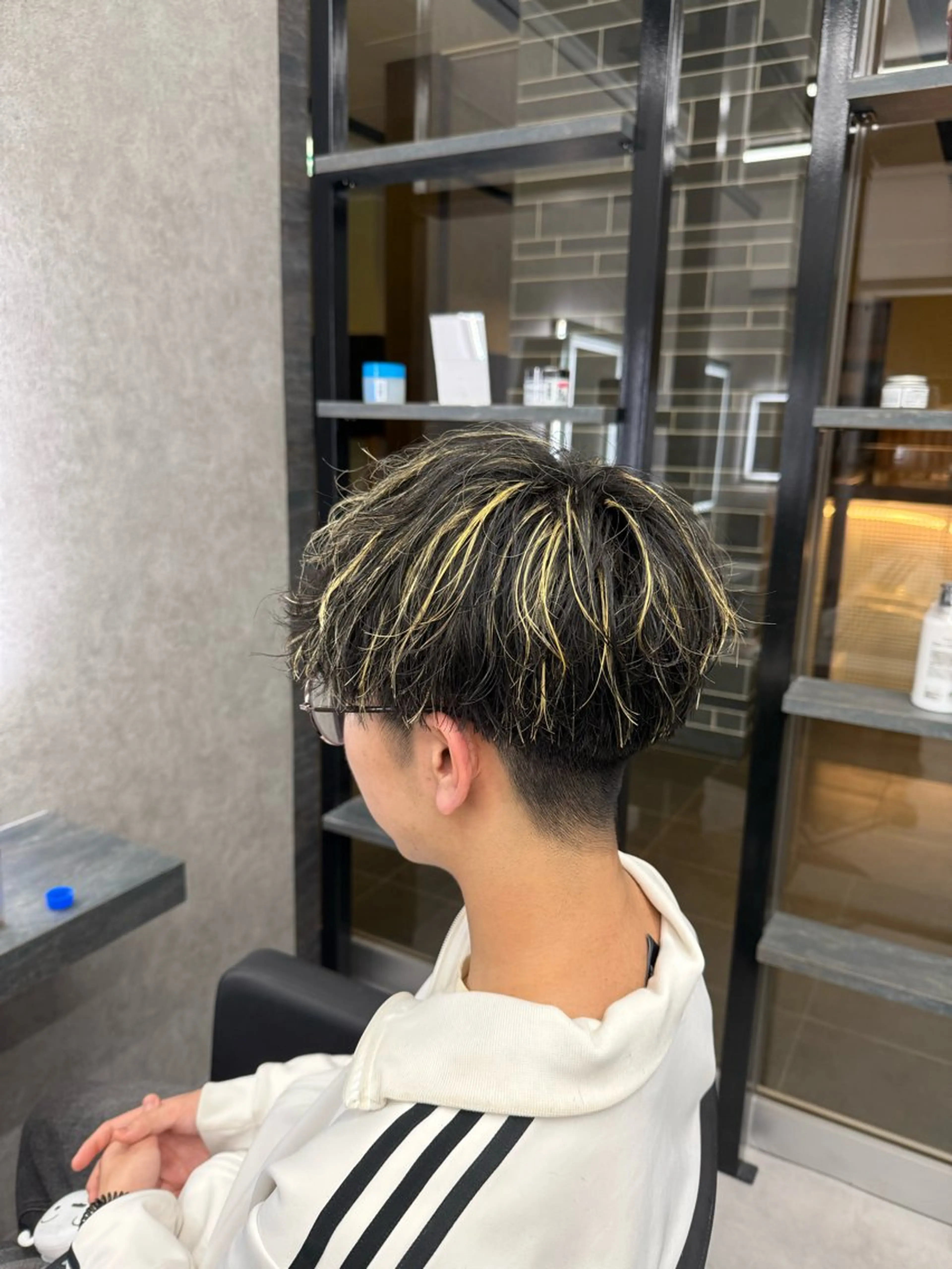 ショート カラー パーマ メンズ メンズハイライト ハイライトカラー ハイライト カット ヘアカラー メンズ特化 👑YUTAのヘアスタイル