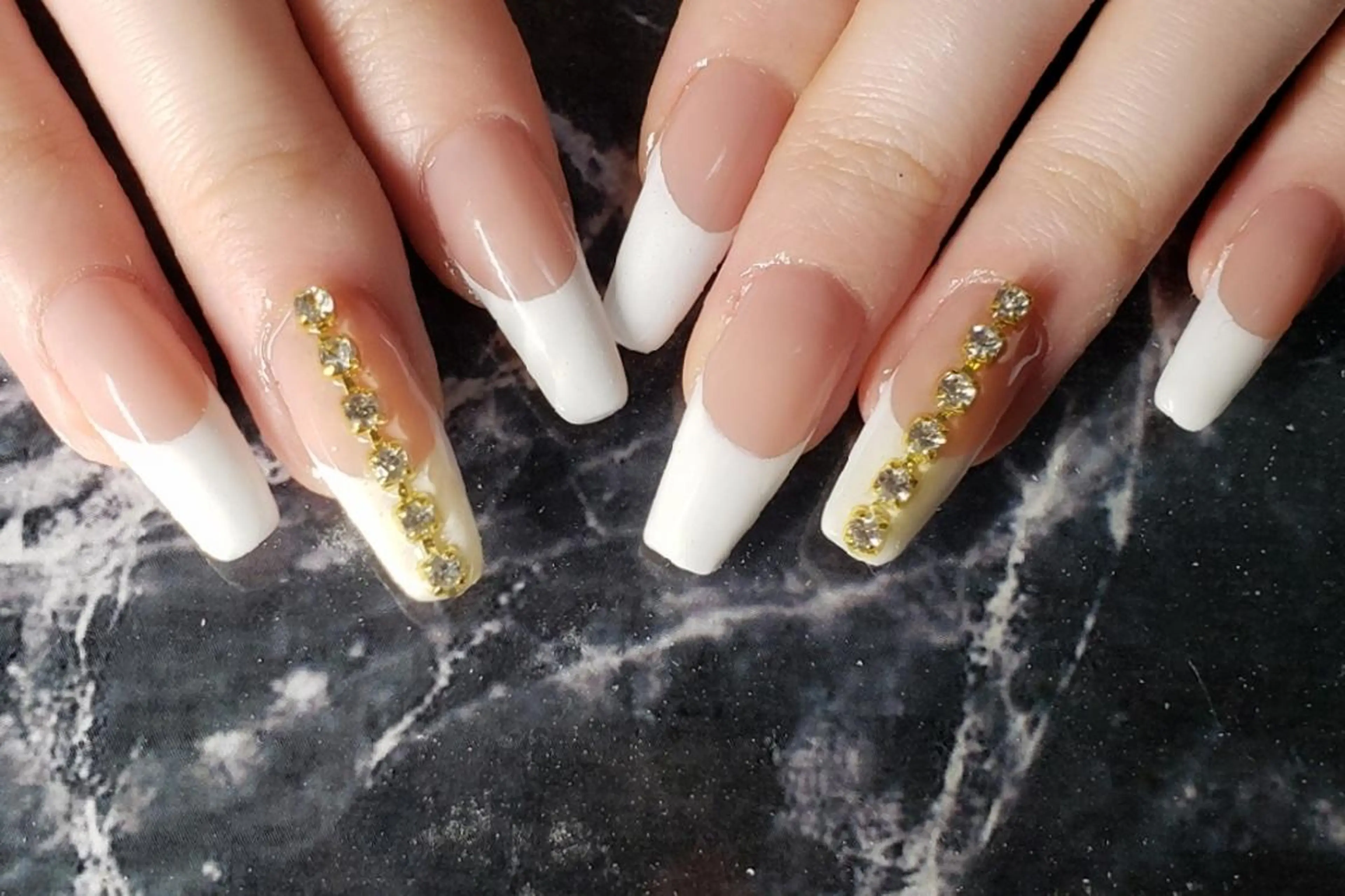 ミディアム ネイル ハンドネイル クロキ 。のネイルデザイン